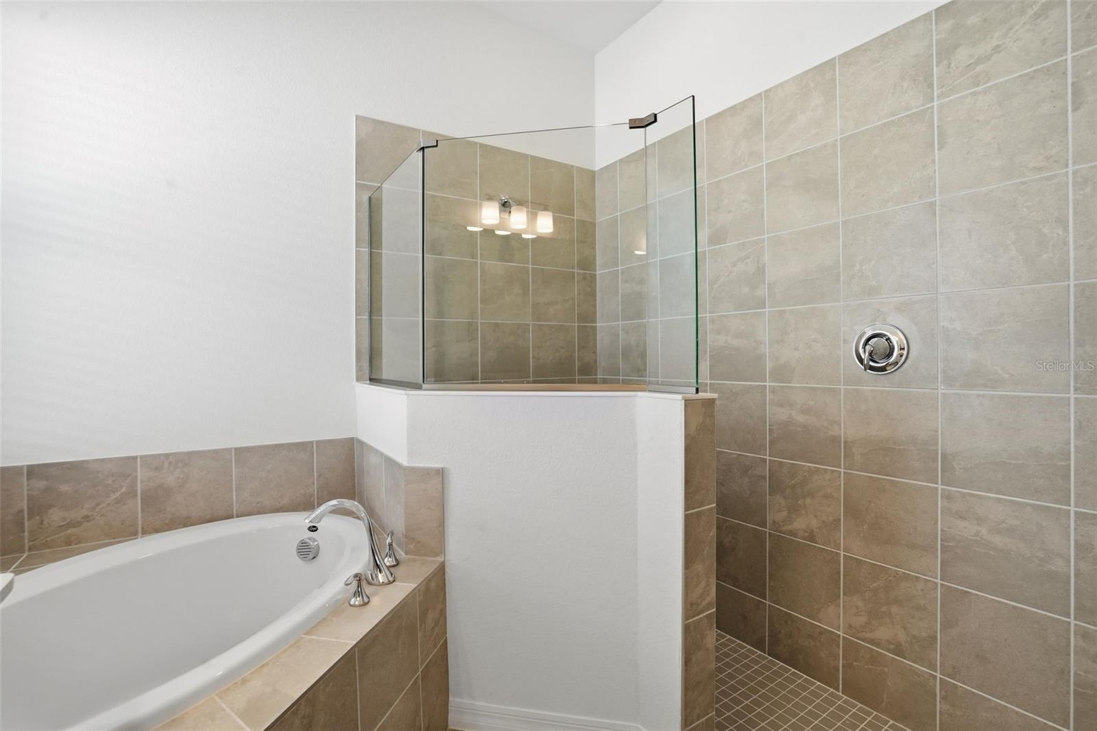 Image 18 of 20 For 19019 Cherrystone Way