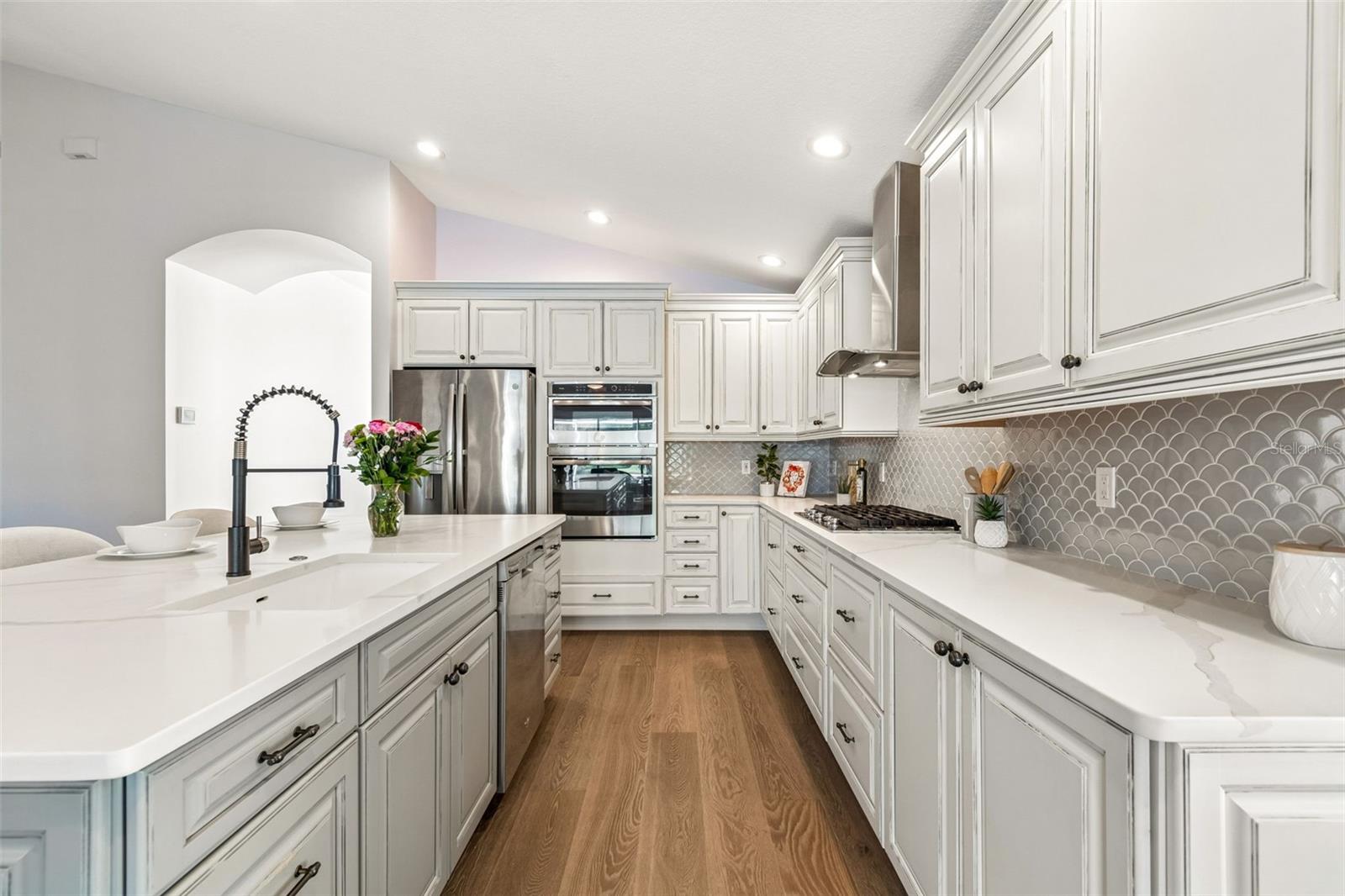 Image 11 of 42 For 10145 Kingsbridge Avenue