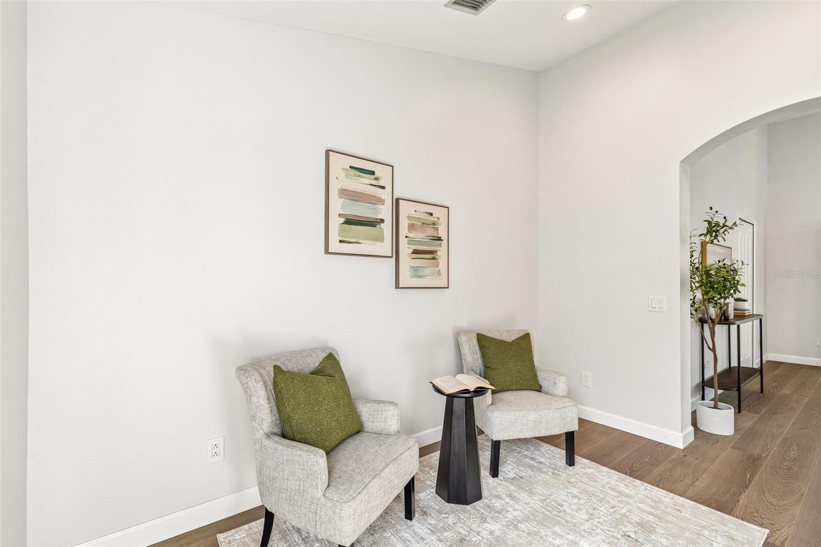 Image 18 of 42 For 10145 Kingsbridge Avenue