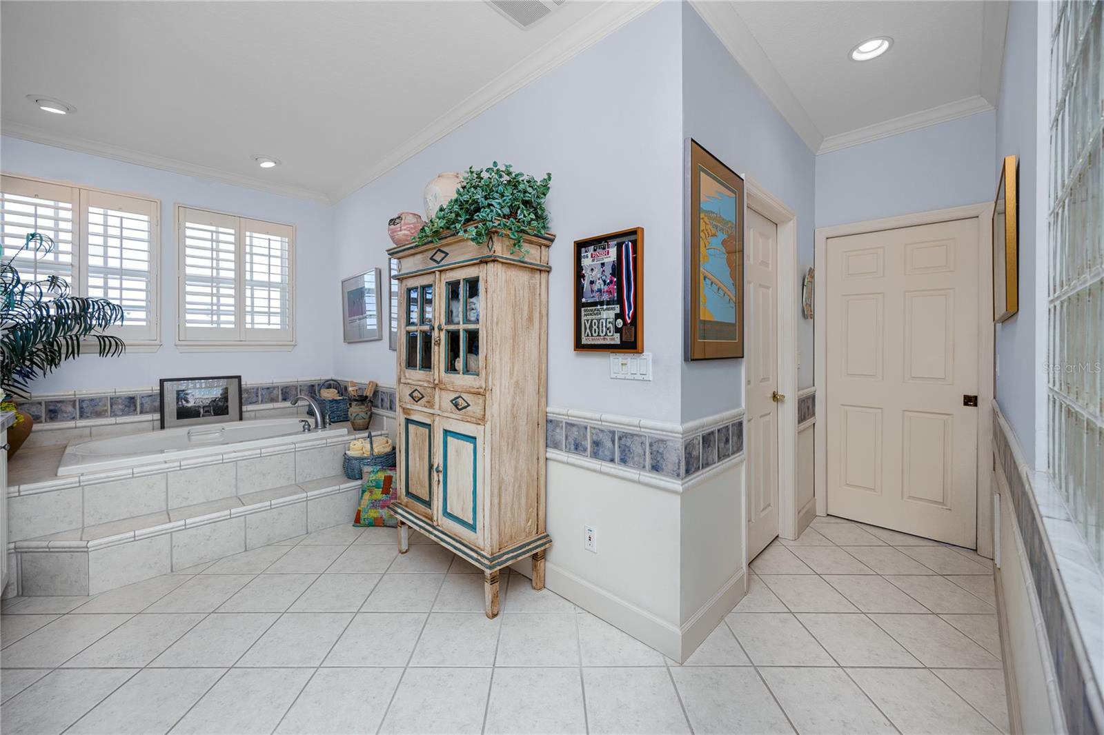 Image 25 of 61 For 11145 3rd Street E