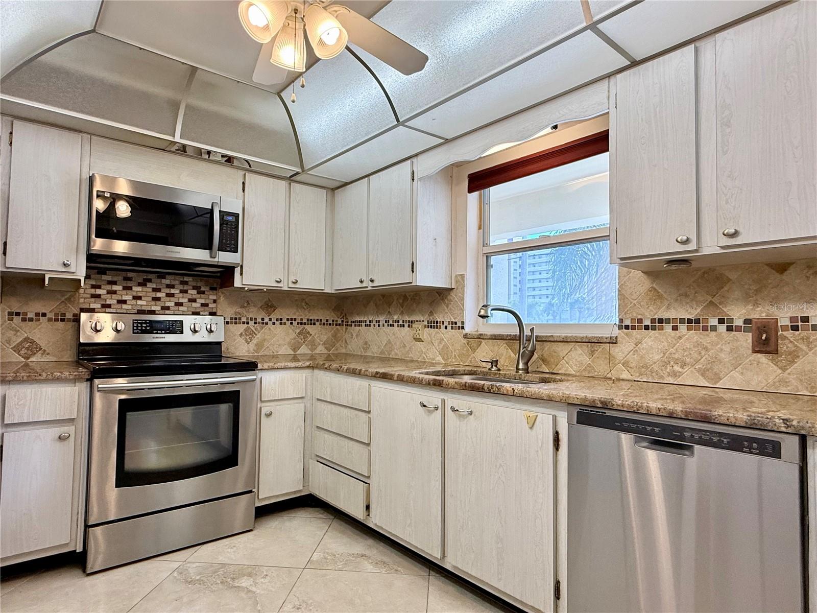 Image 8 of 33 For 4455 Duhme Road 203