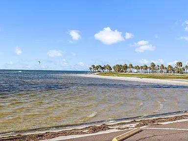 Image 23 of 25 For 1701 Sunset Drive