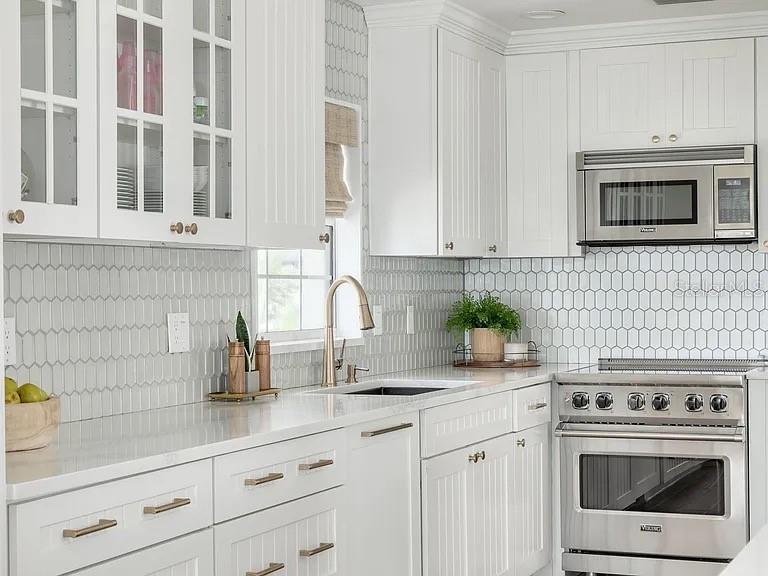 Image 4 of 25 For 1701 Sunset Drive