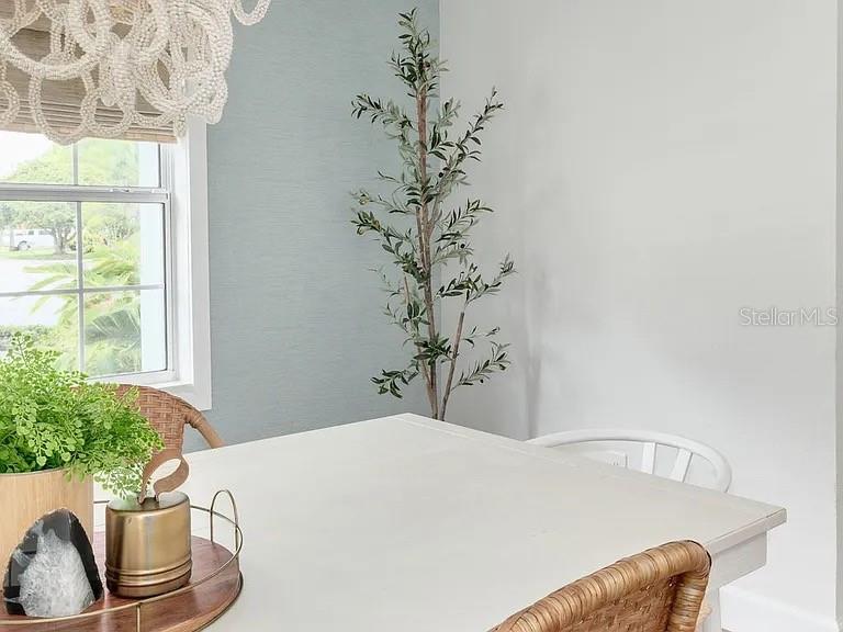 Image 7 of 25 For 1701 Sunset Drive