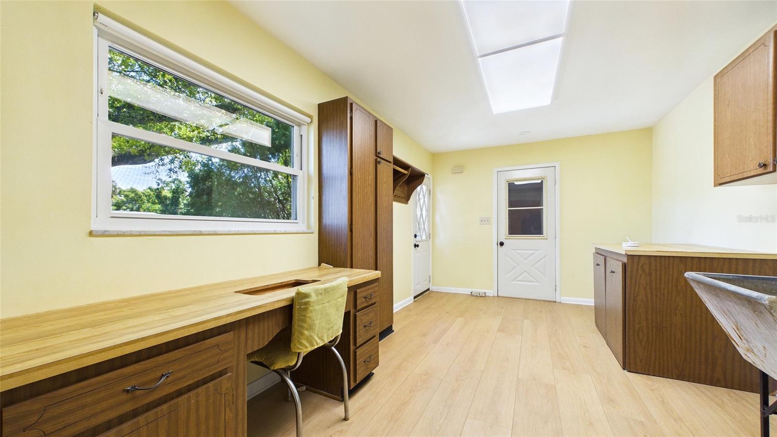 Image 43 of 63 For 1601 Lark Lane