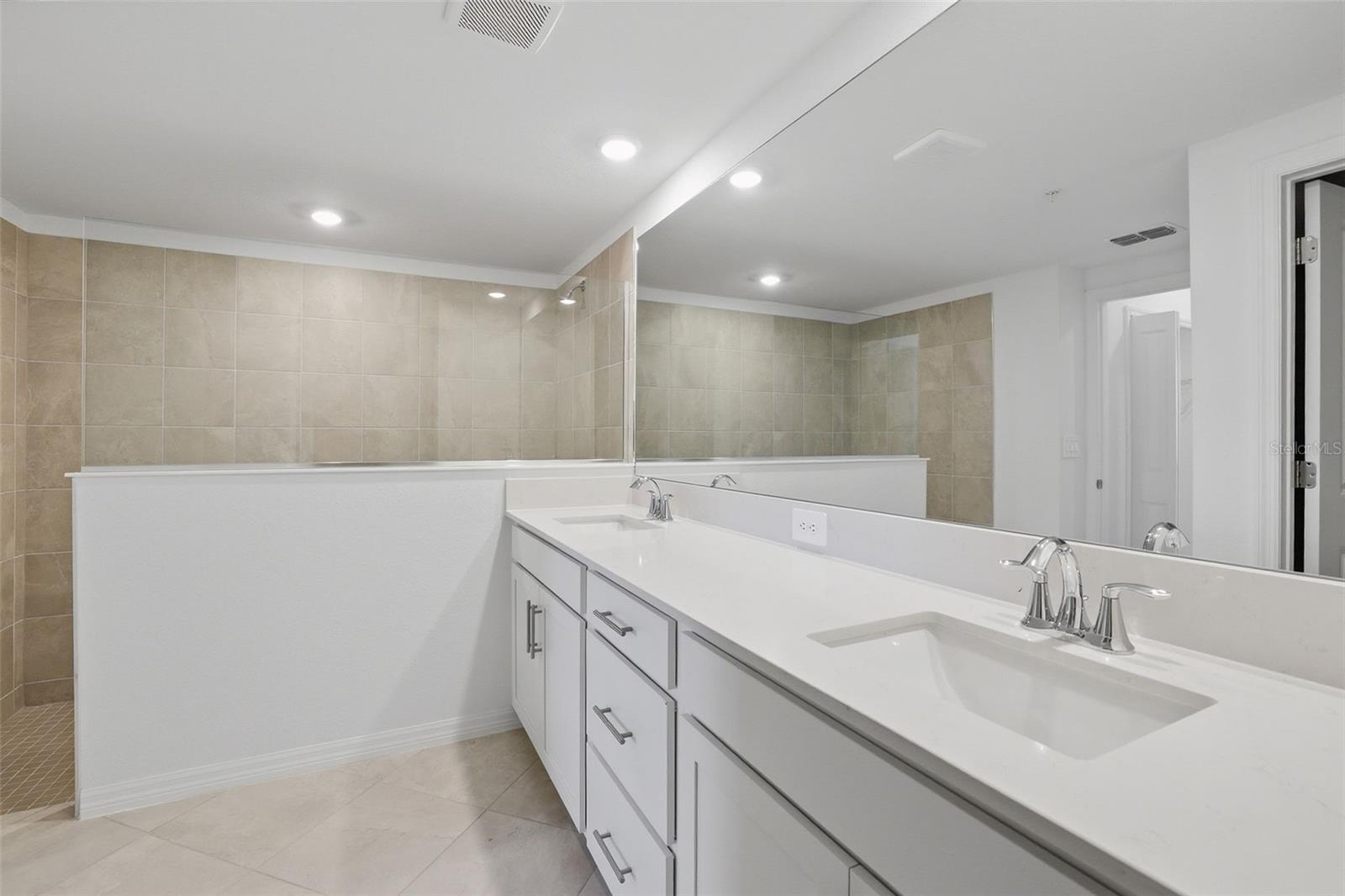 Image 15 of 19 For 19223 Cherrystone Way 104