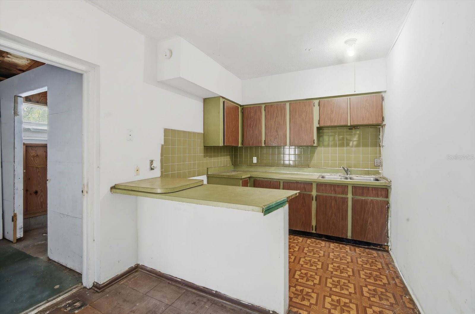 Image 10 of 28 For 10047 53rd Street