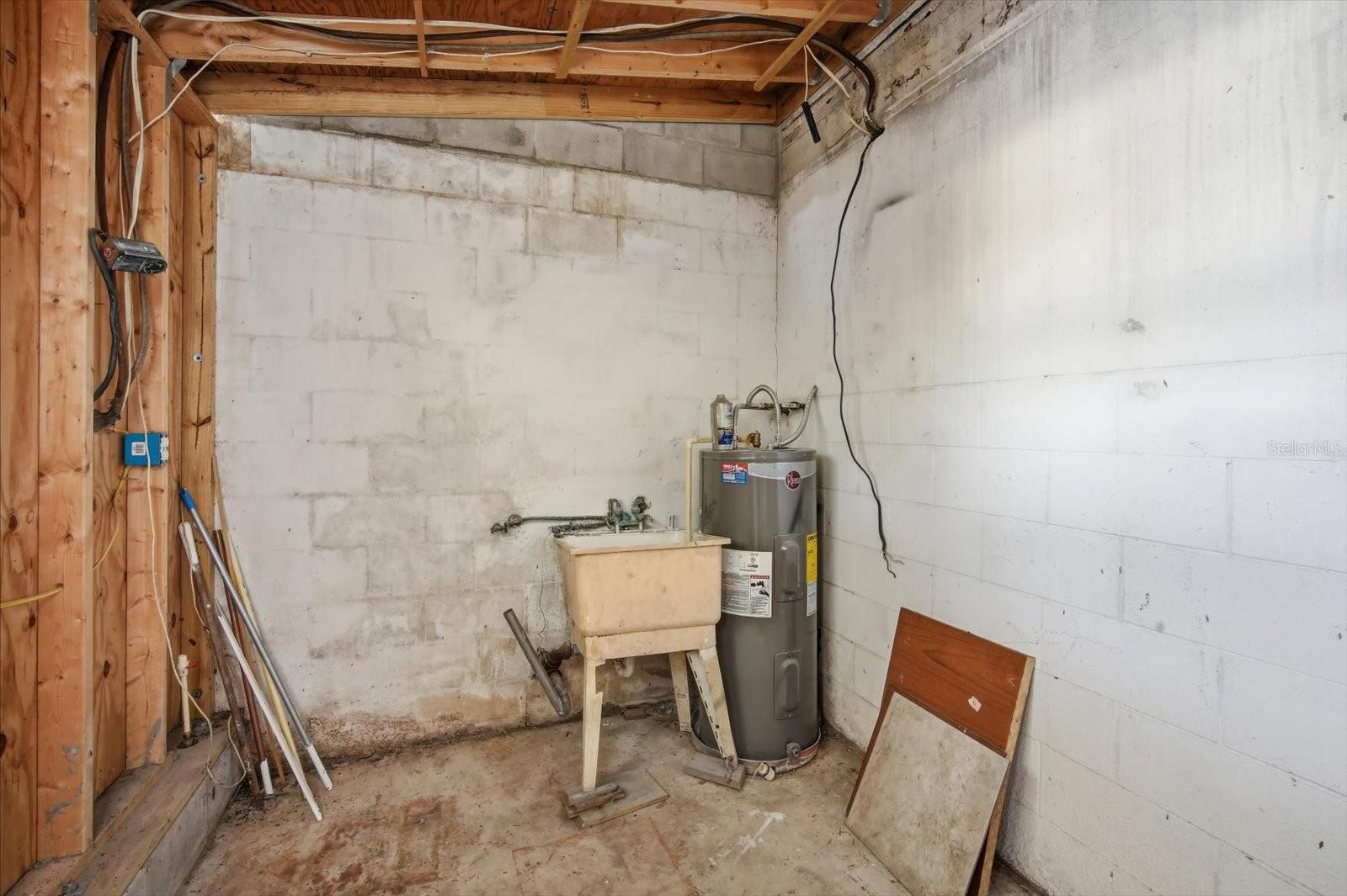 Image 21 of 28 For 10047 53rd Street