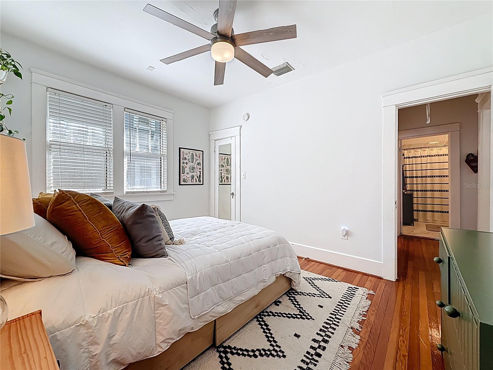 Image 24 of 84 For 146 13th Avenue Ne