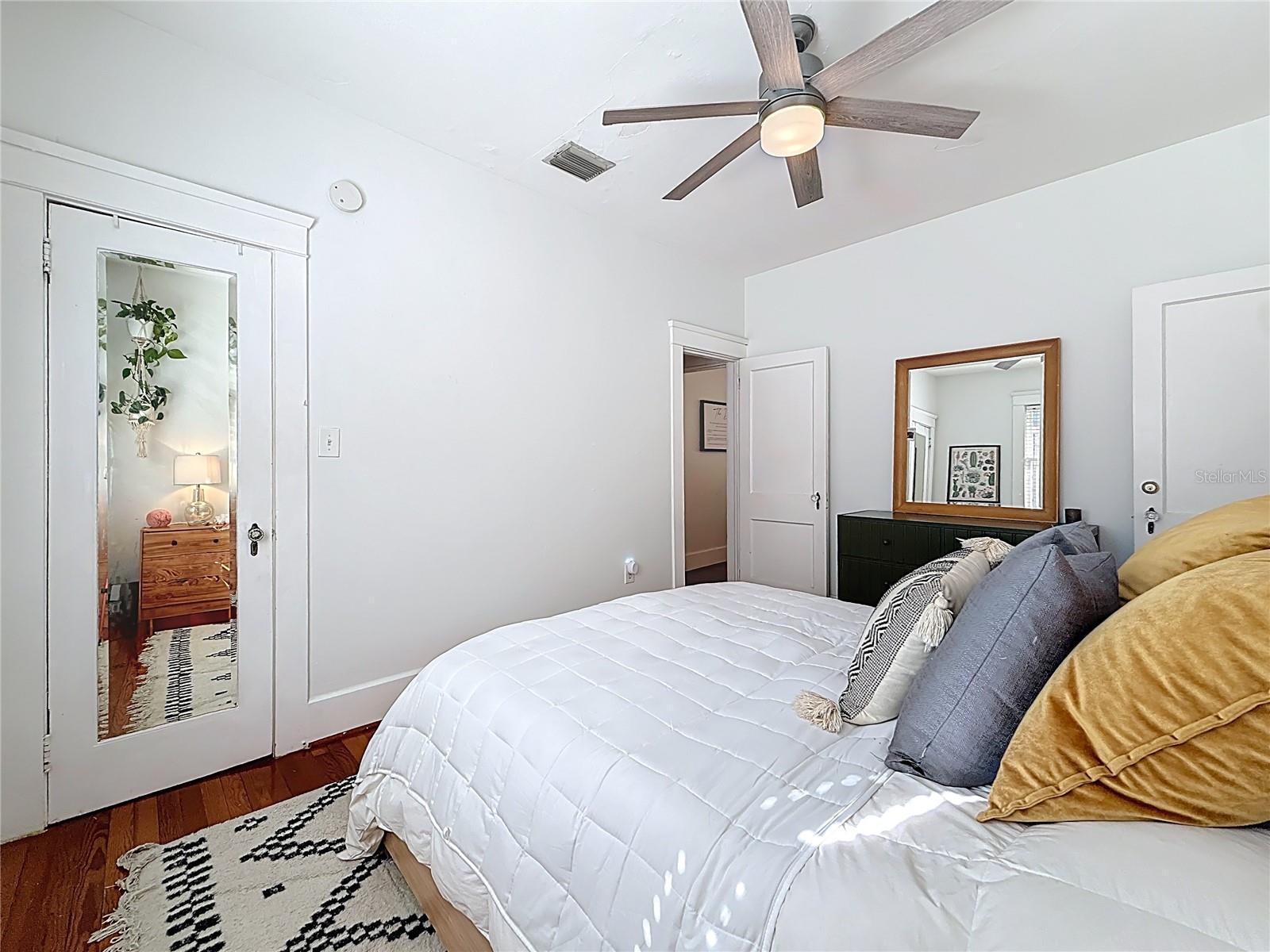 Image 27 of 84 For 146 13th Avenue Ne