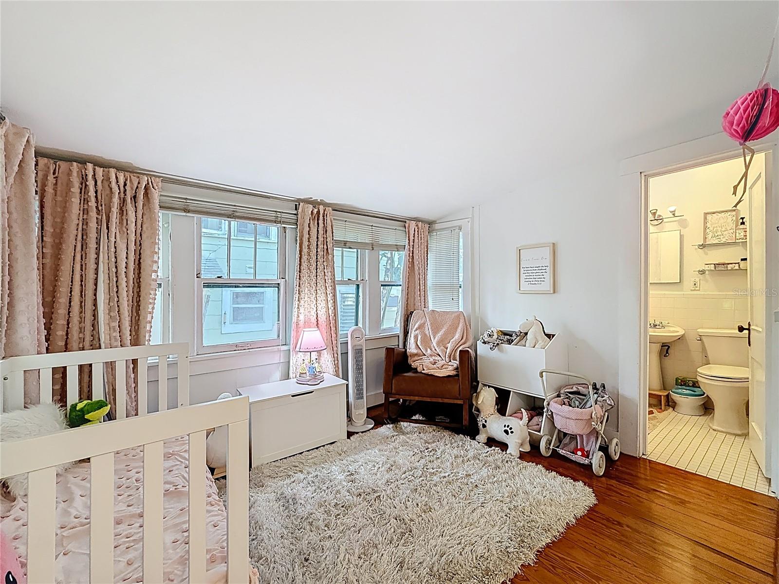 Image 36 of 84 For 146 13th Avenue Ne