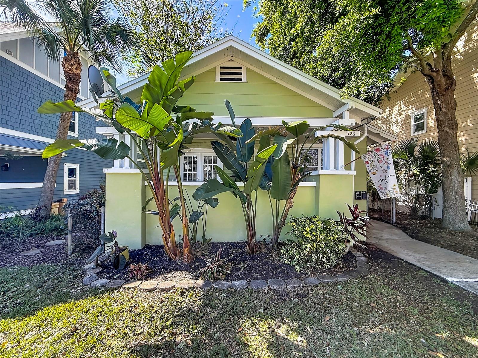 Image 4 of 84 For 146 13th Avenue Ne