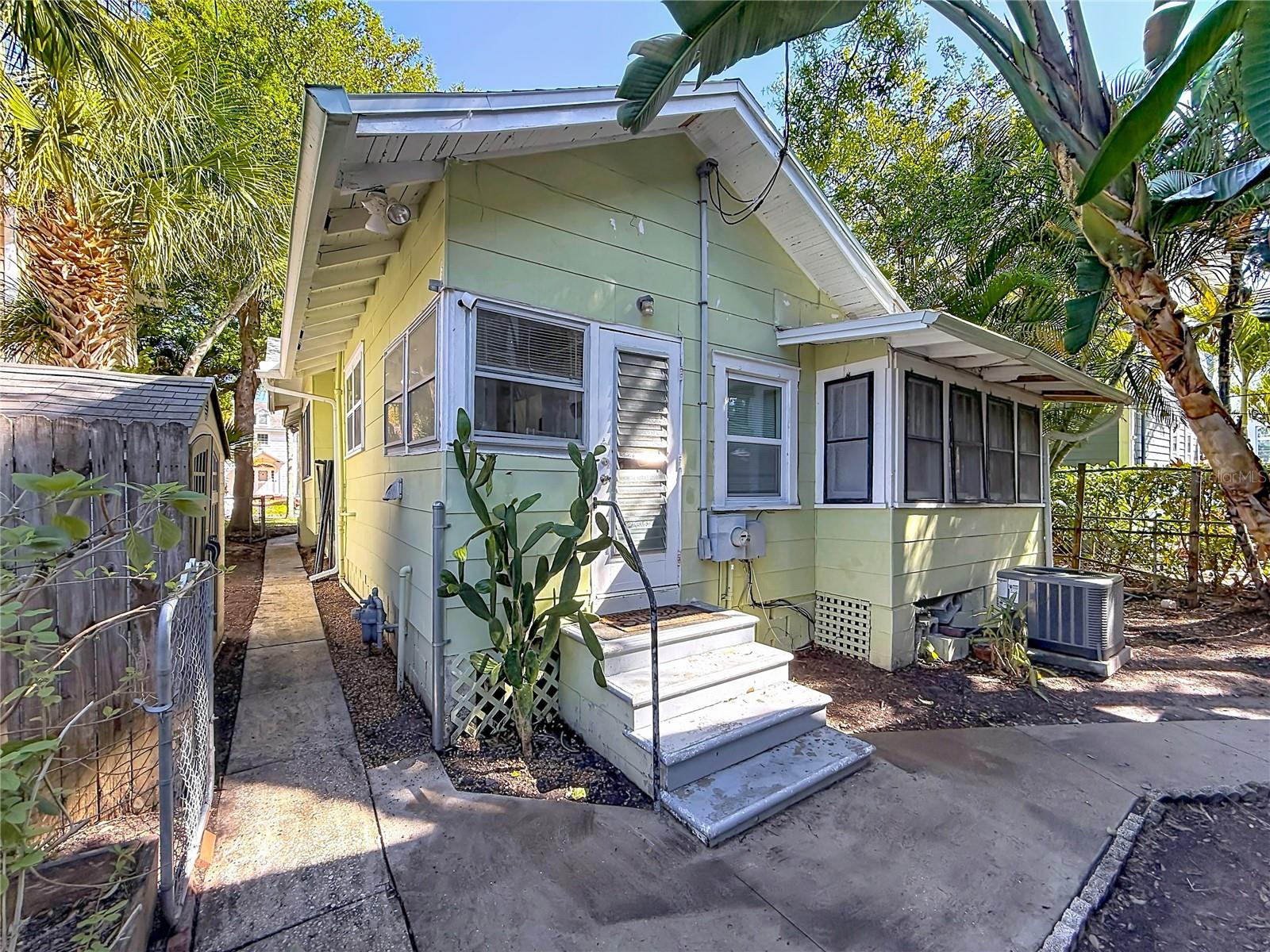 Image 44 of 84 For 146 13th Avenue Ne