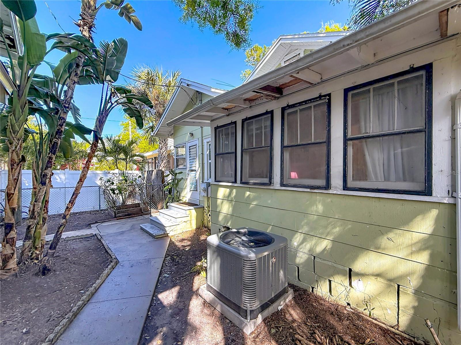 Image 45 of 84 For 146 13th Avenue Ne