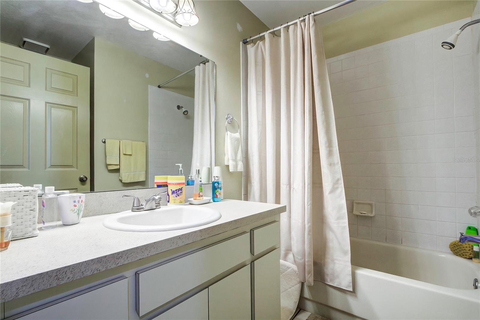 Listing photo id 10 for 1716 Westerly Drive