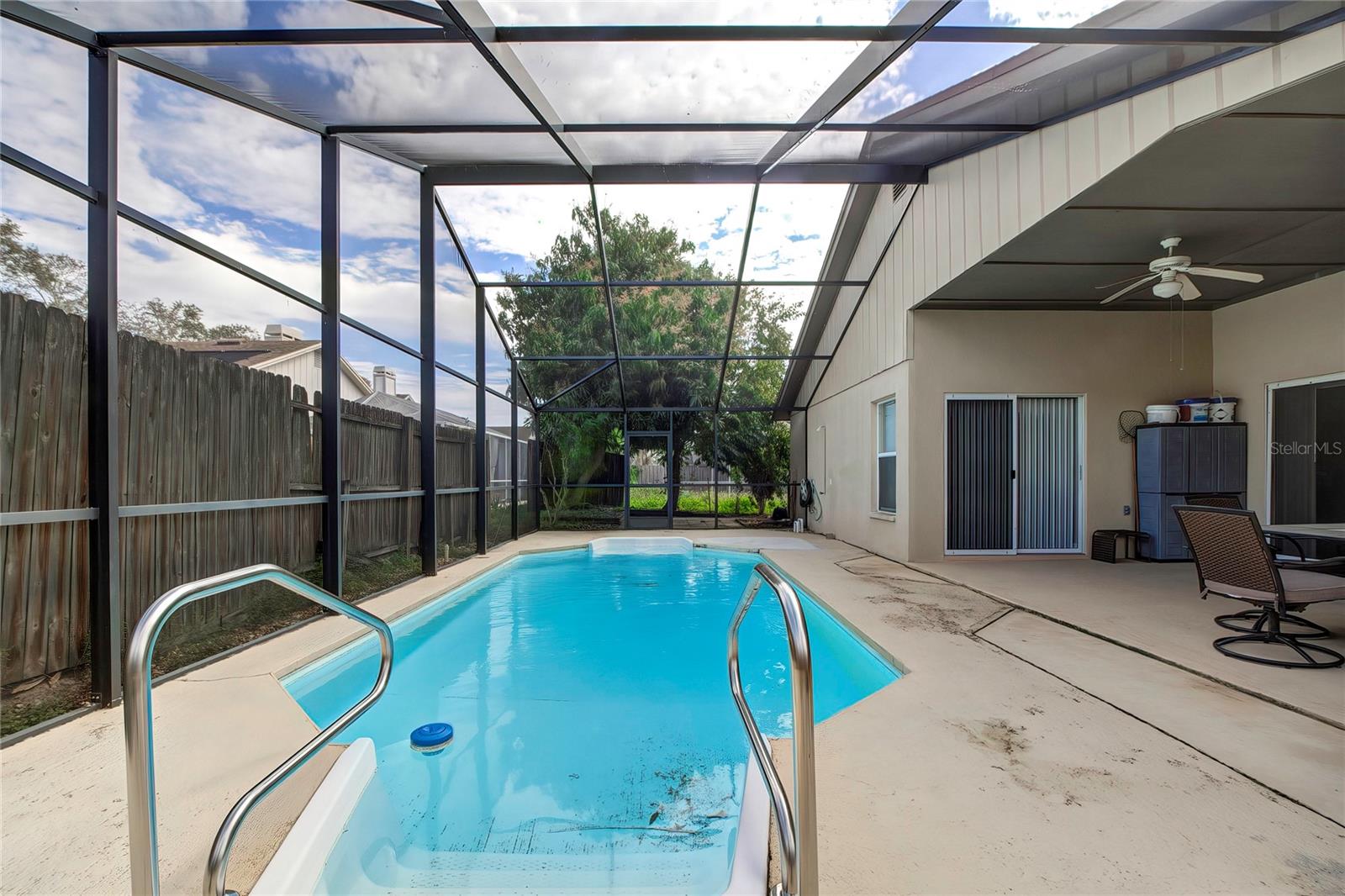 Listing photo id 2 for 1716 Westerly Drive