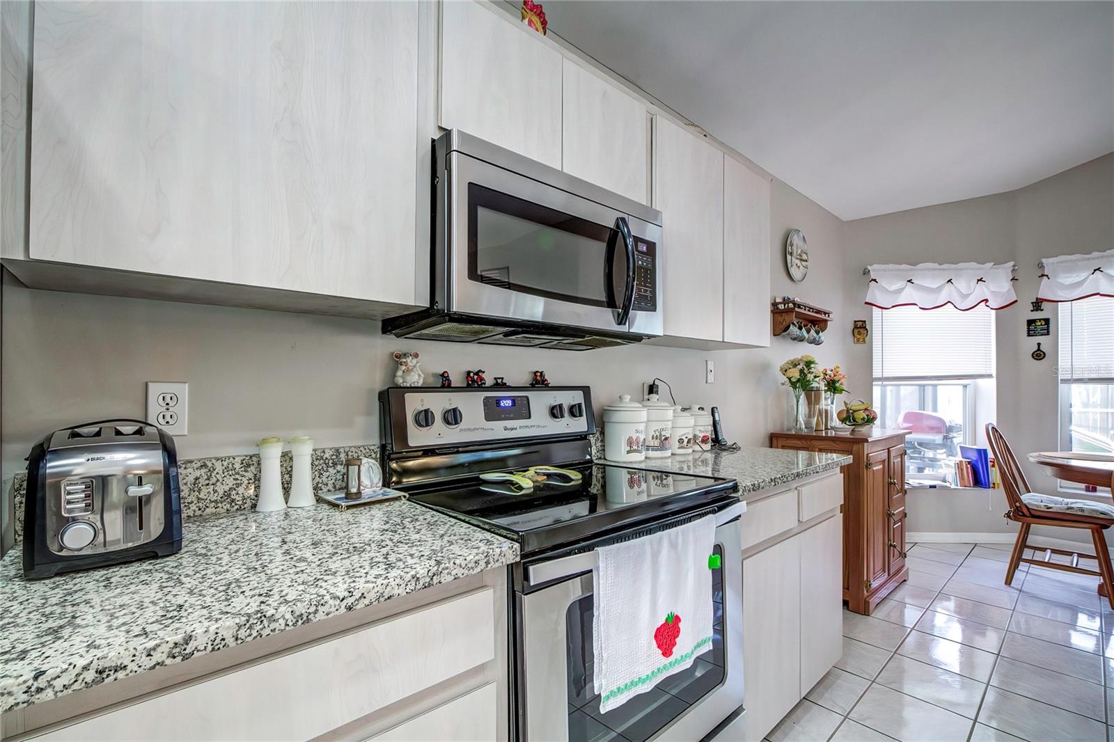 Listing photo id 7 for 1716 Westerly Drive