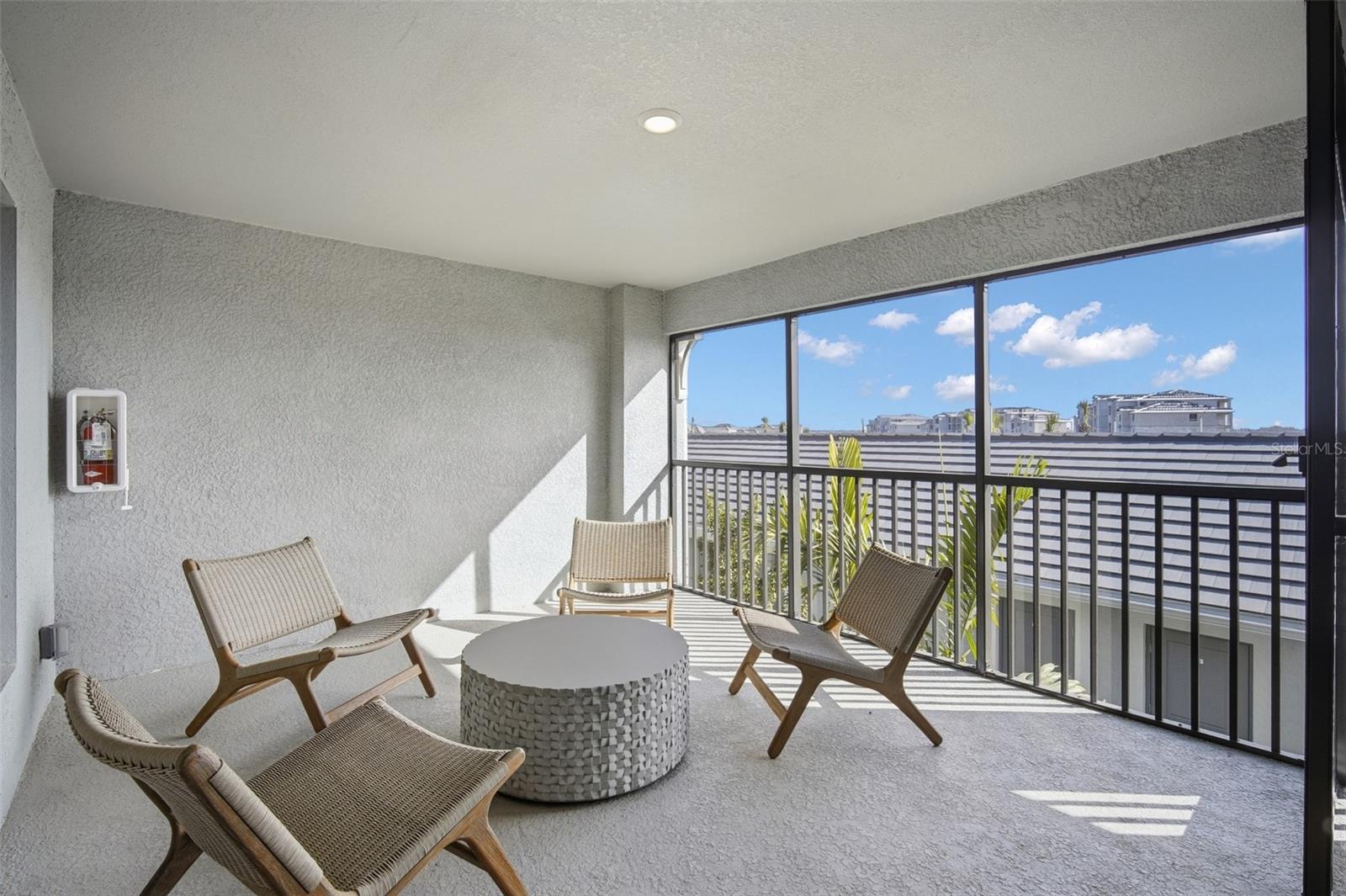 Image 13 of 16 For 19007 Scallop Loop 206