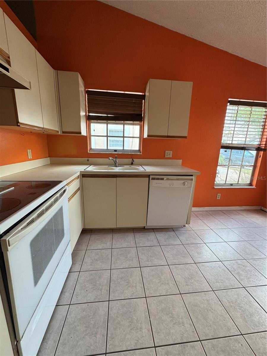 Image 17 of 25 For 7705 Balharbour Drive