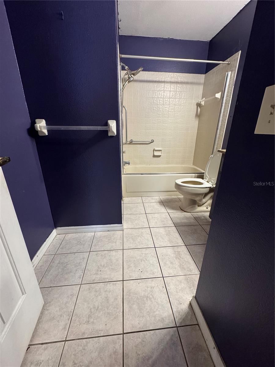 Image 20 of 25 For 7705 Balharbour Drive