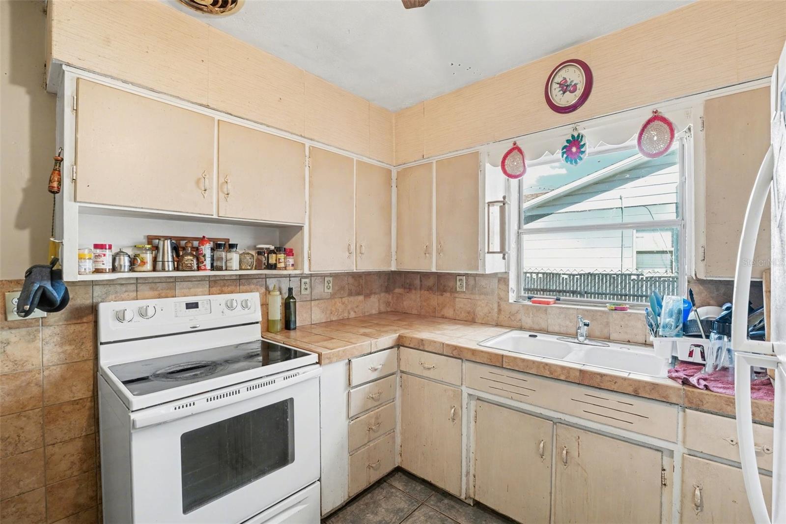 Image 9 of 24 For 1638 E Main St