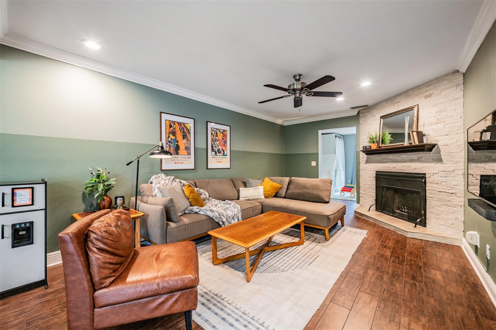 Image 16 of 44 For 5326 Ridgewell Court