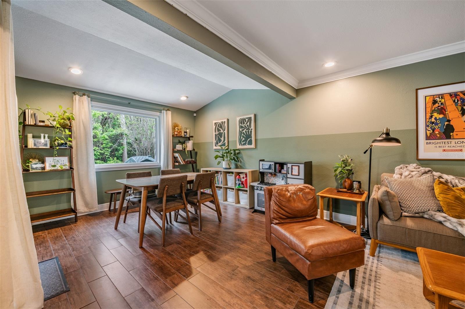 Image 17 of 44 For 5326 Ridgewell Court