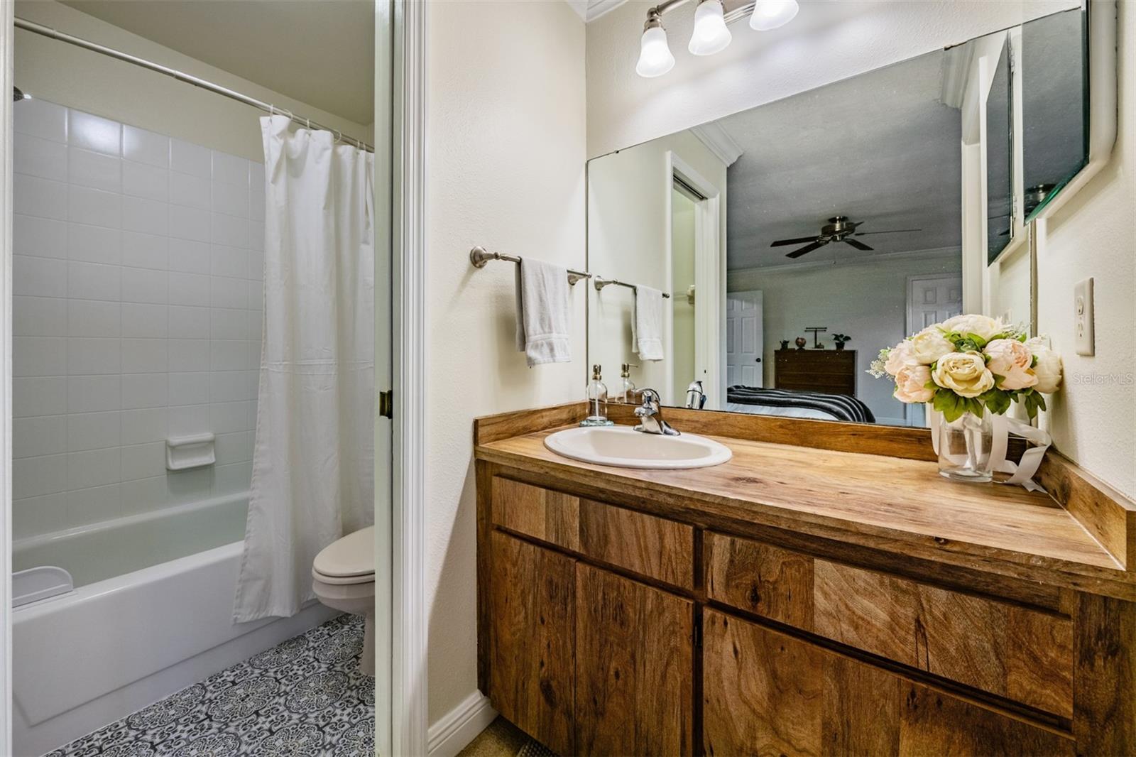 Image 26 of 44 For 5326 Ridgewell Court