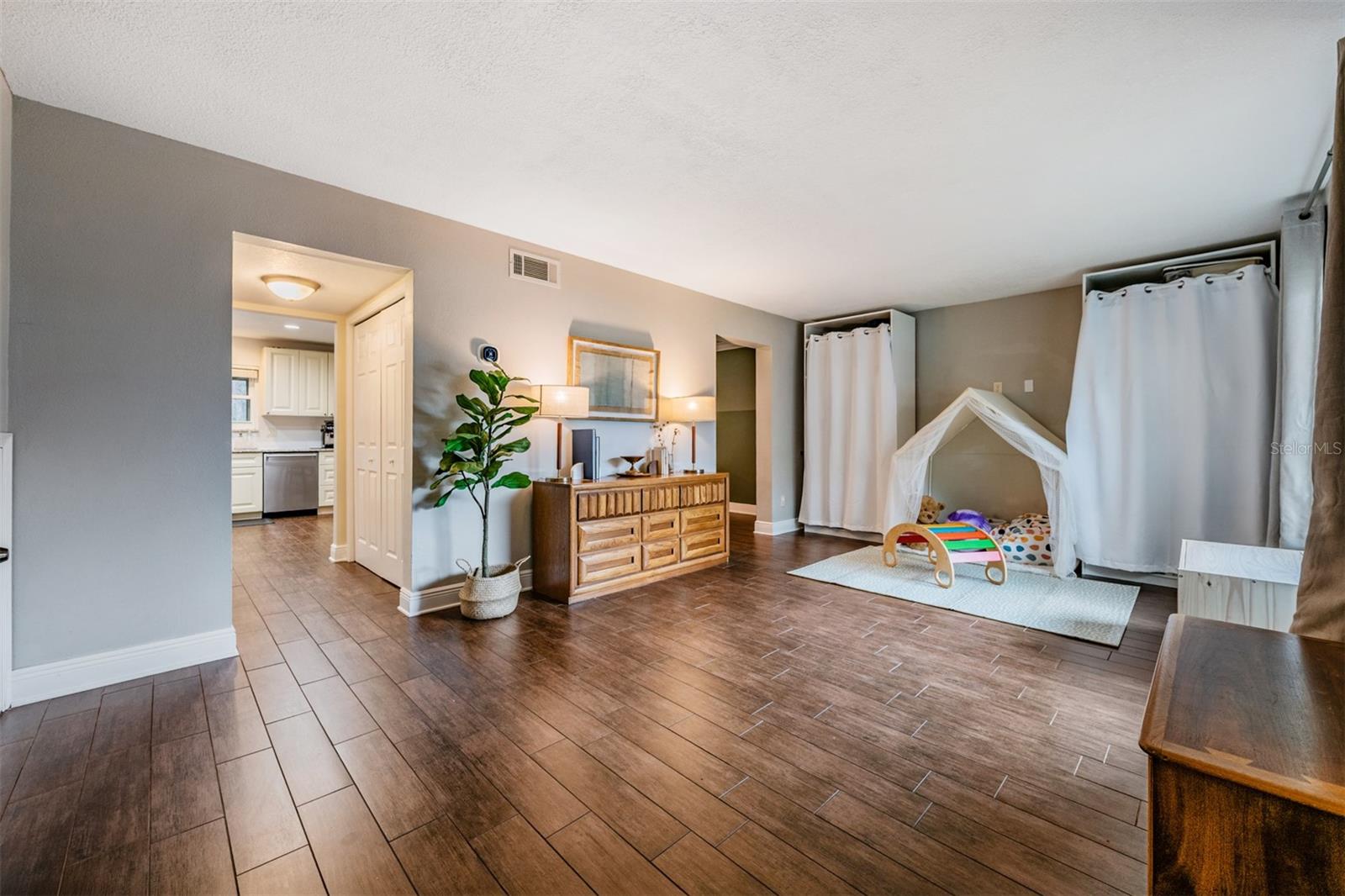 Image 5 of 44 For 5326 Ridgewell Court