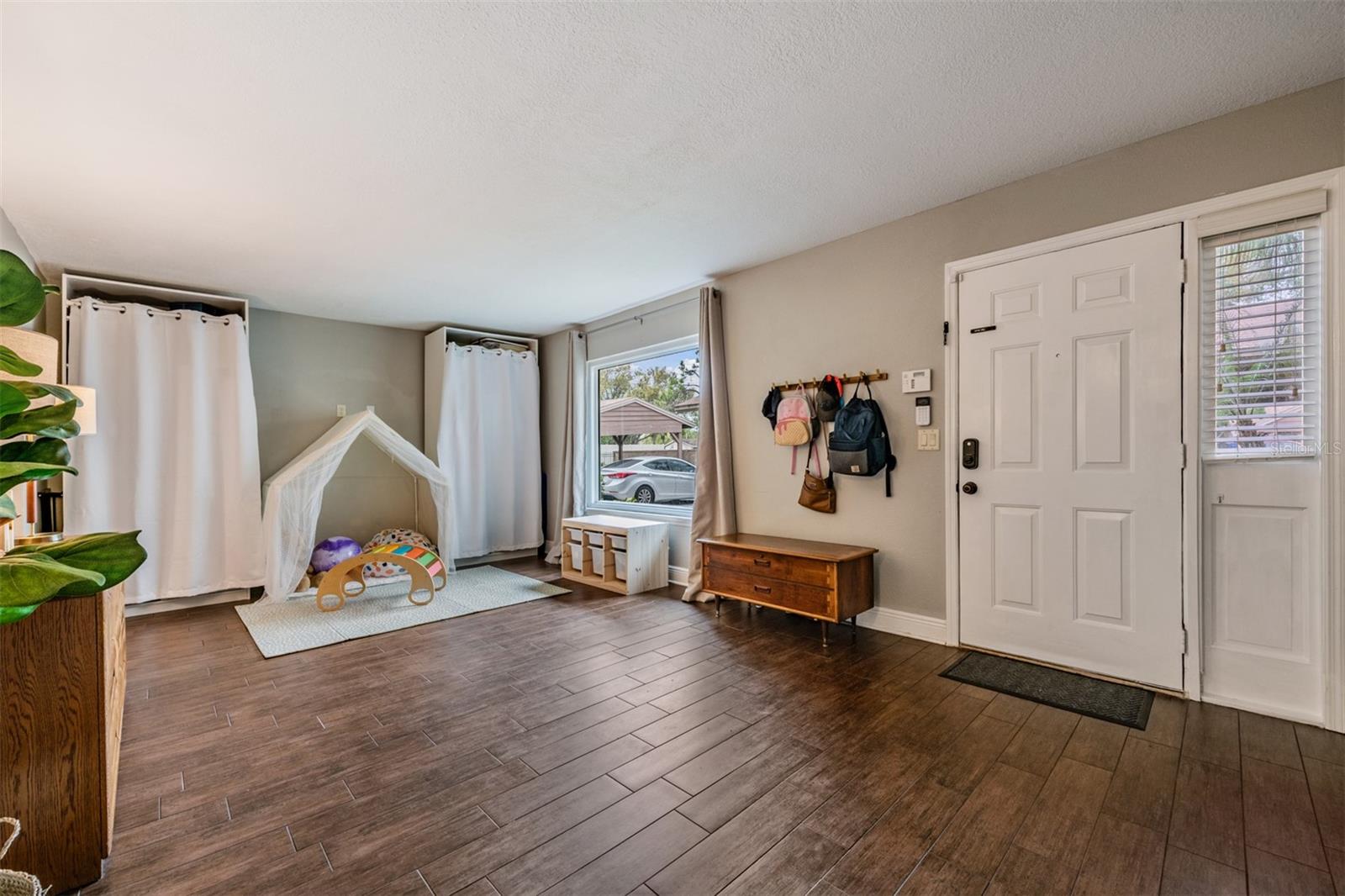 Image 6 of 44 For 5326 Ridgewell Court