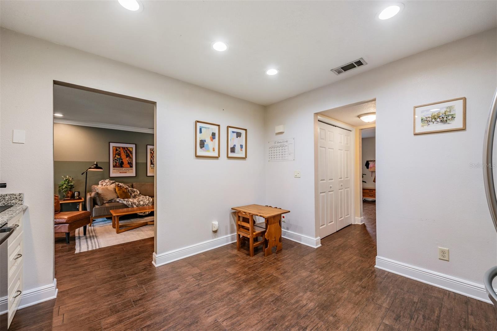 Image 8 of 44 For 5326 Ridgewell Court