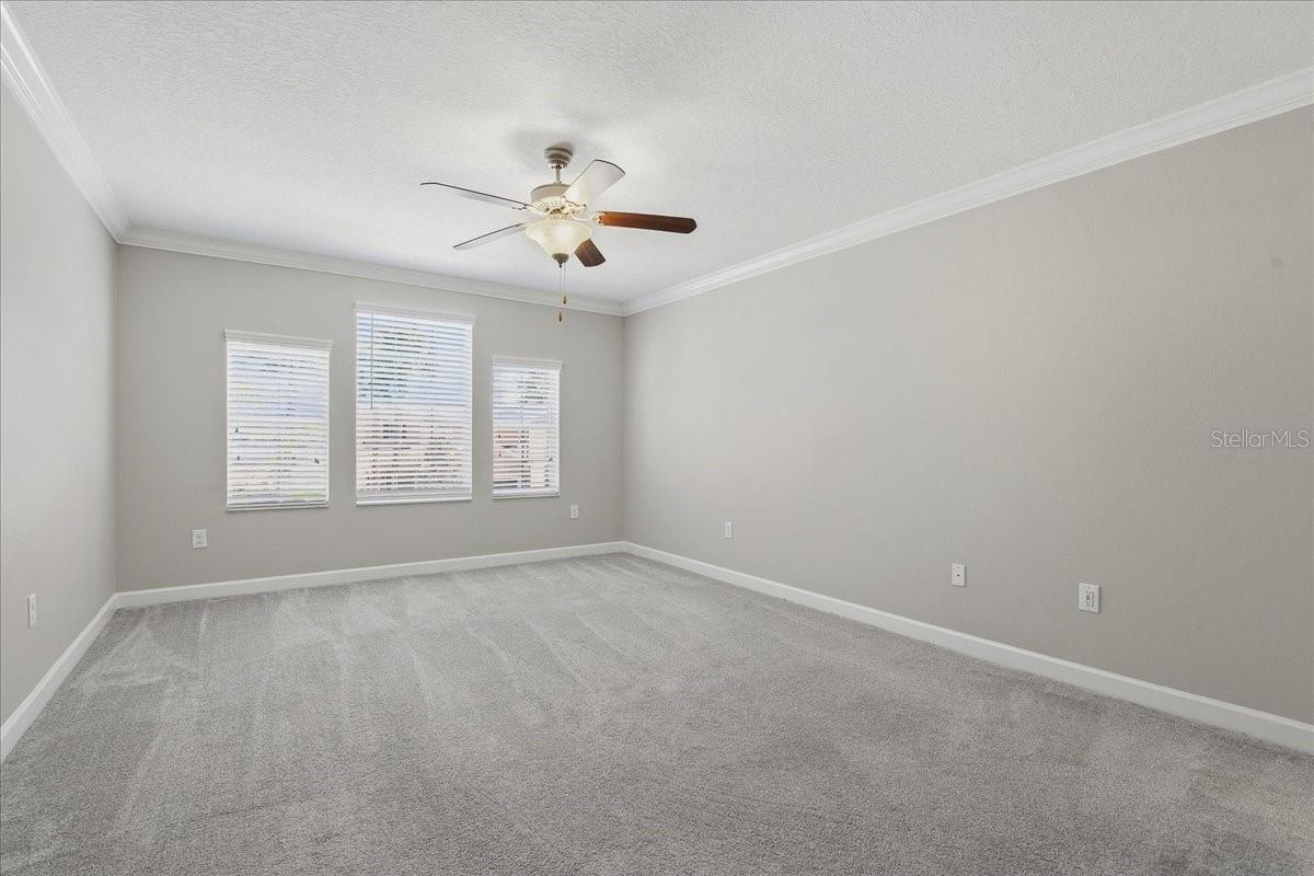 Image 26 of 68 For 1695 Ludington Avenue