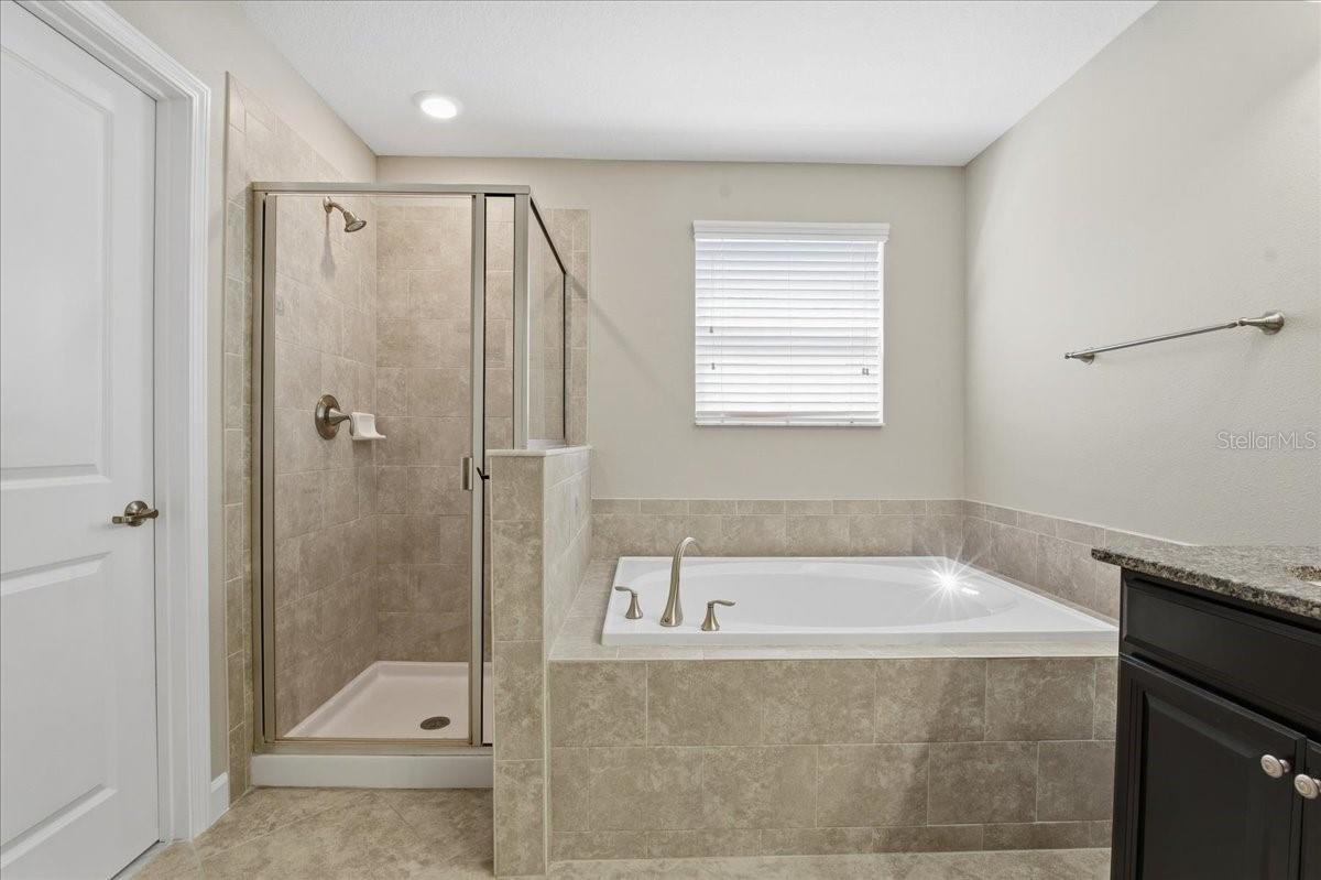 Image 29 of 68 For 1695 Ludington Avenue