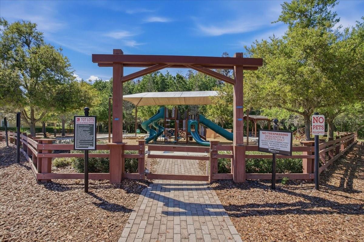 Image 65 of 68 For 1695 Ludington Avenue