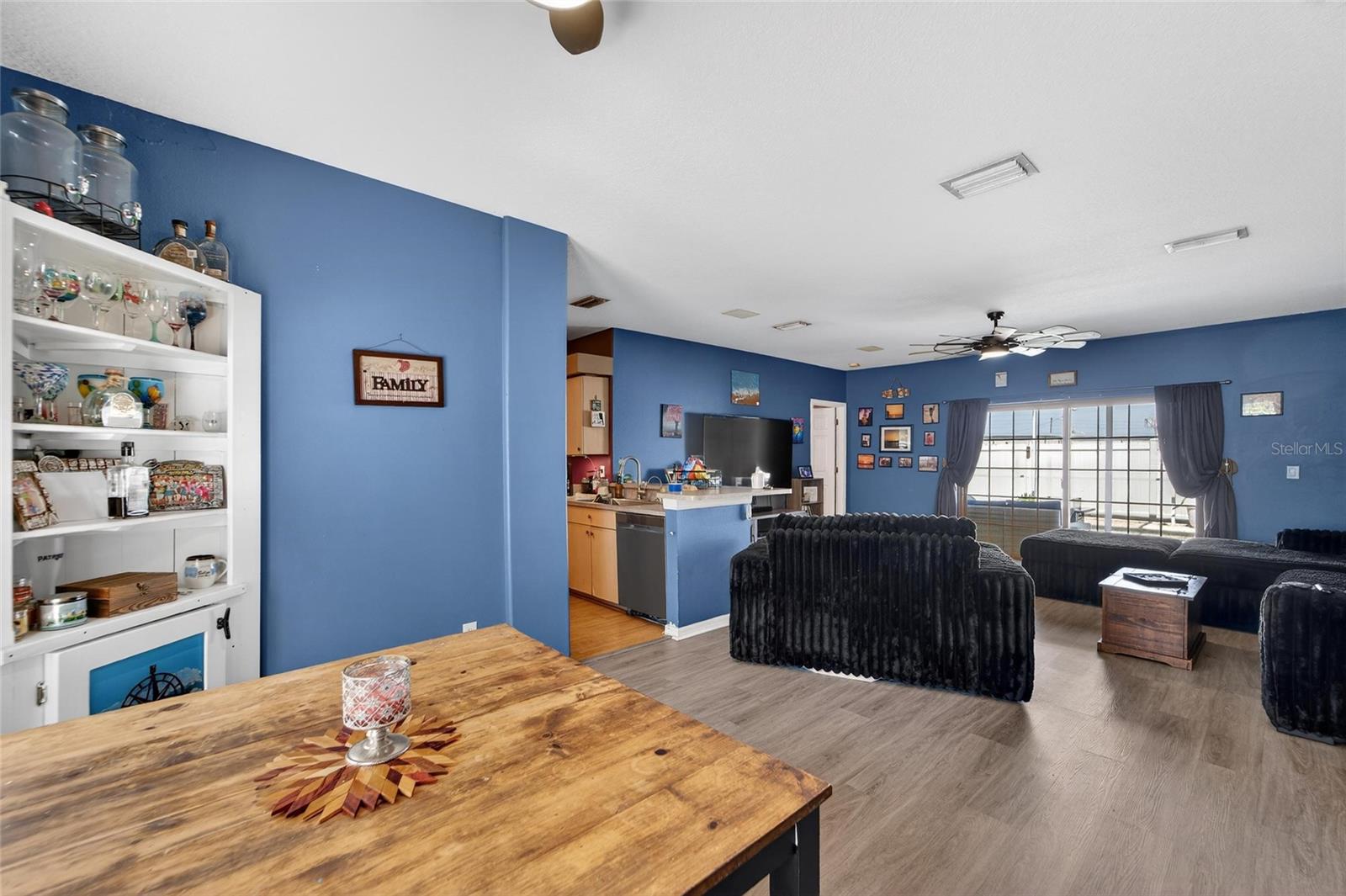 Image 5 of 85 For 605 Cypress Park Avenue