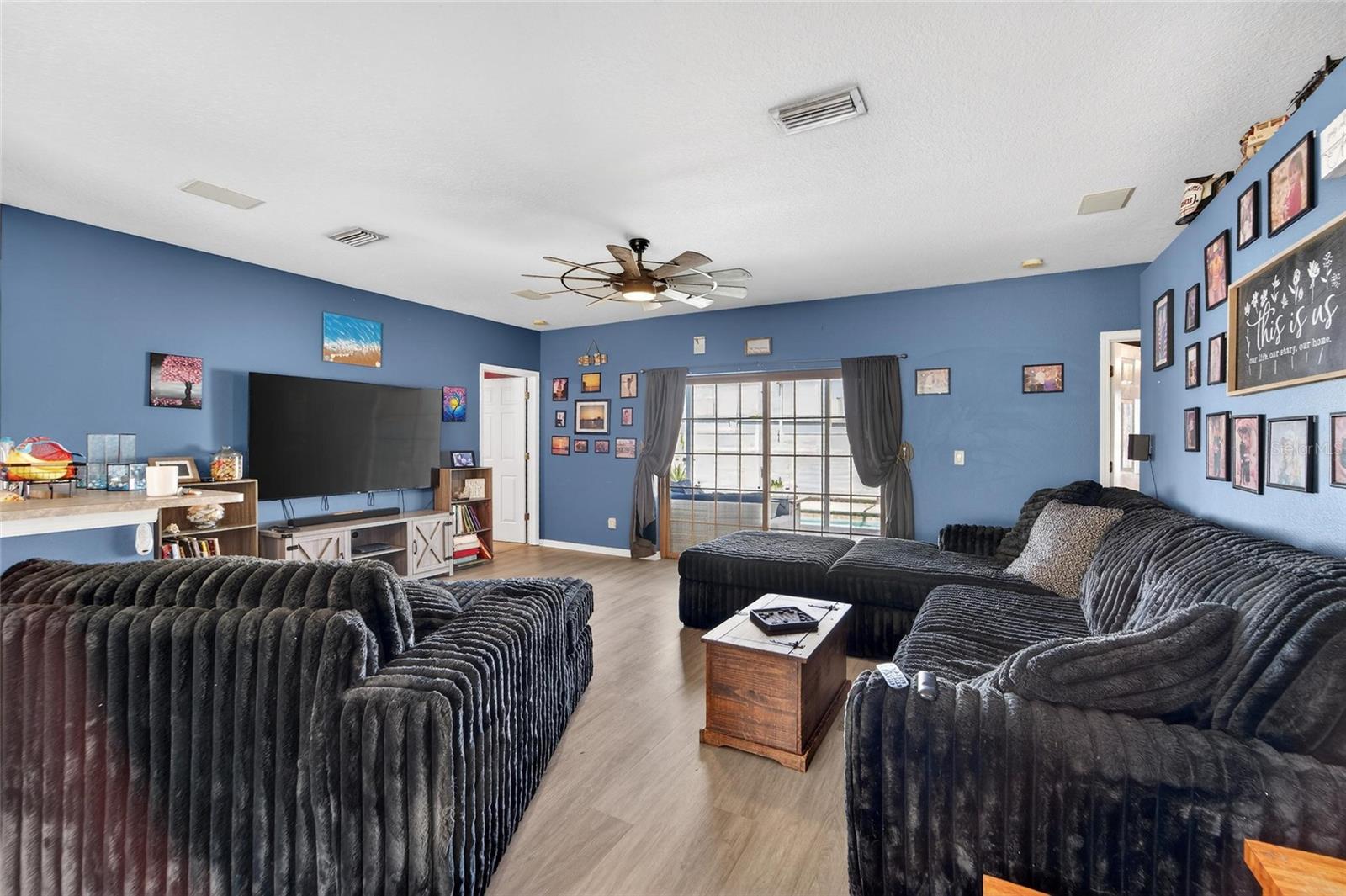 Image 6 of 85 For 605 Cypress Park Avenue