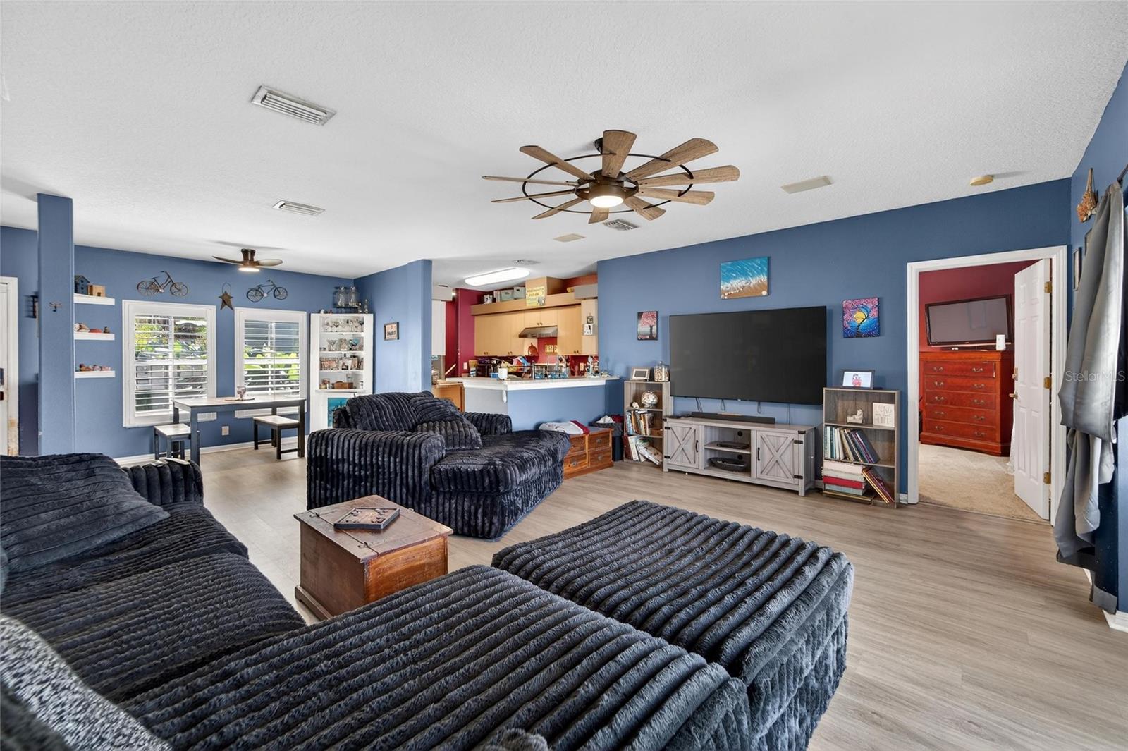 Image 7 of 85 For 605 Cypress Park Avenue