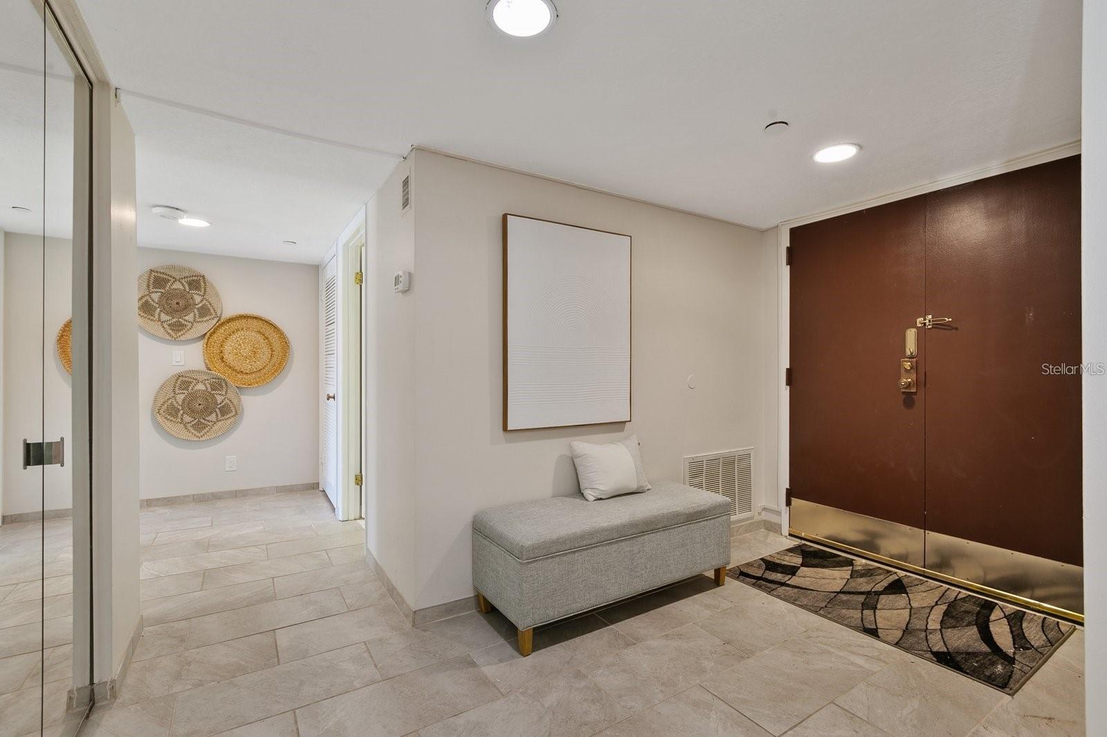 Listing photo id 12 for 1480 Gulf Boulevard 108