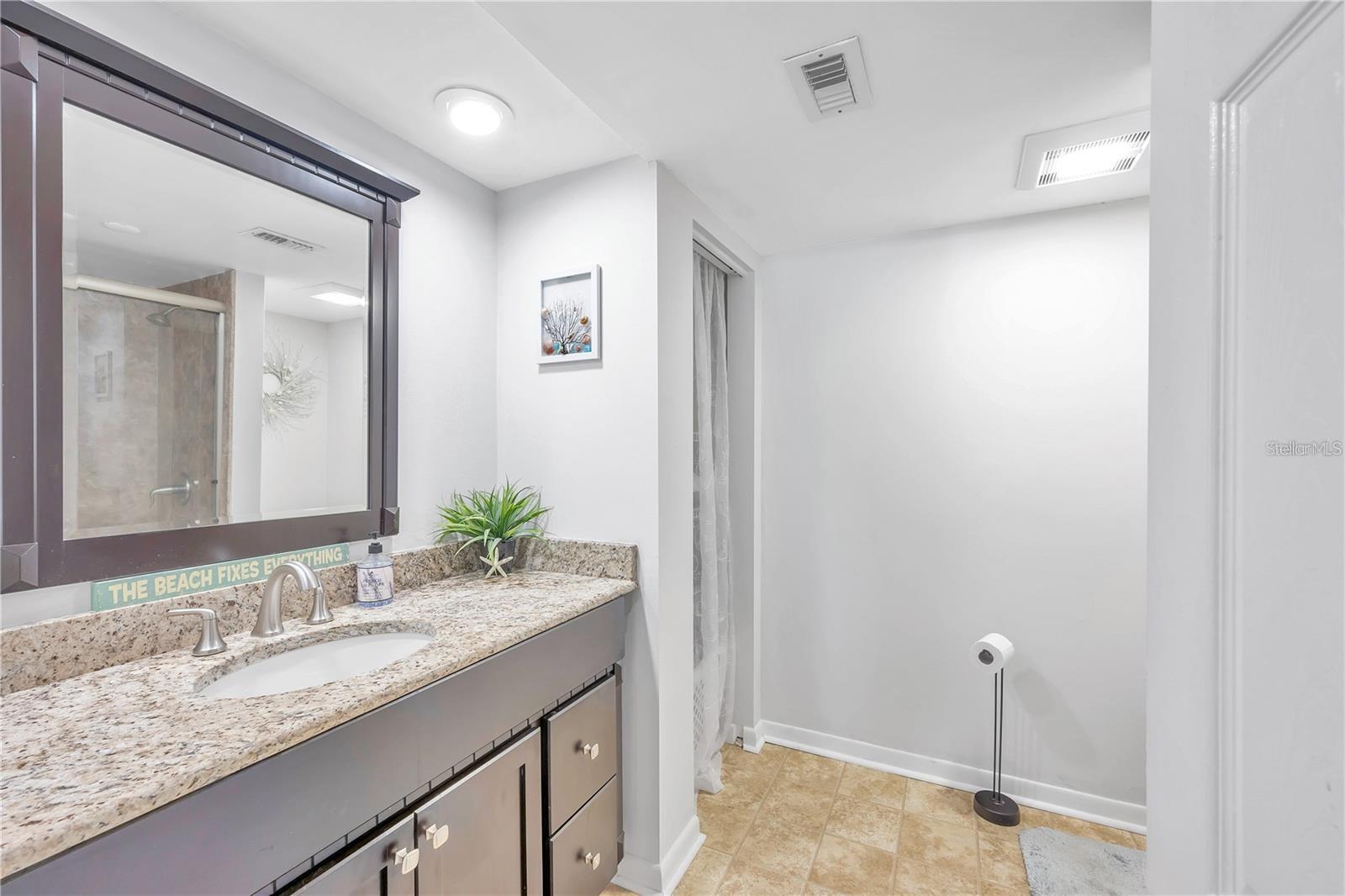 Listing photo id 23 for 1480 Gulf Boulevard 108