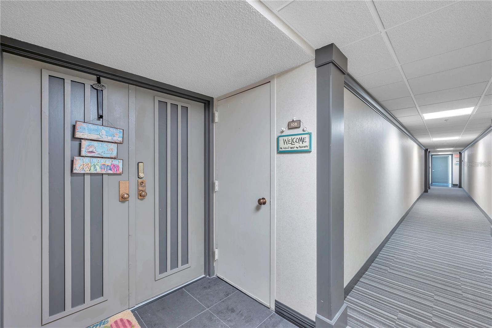 Listing photo id 29 for 1480 Gulf Boulevard 108