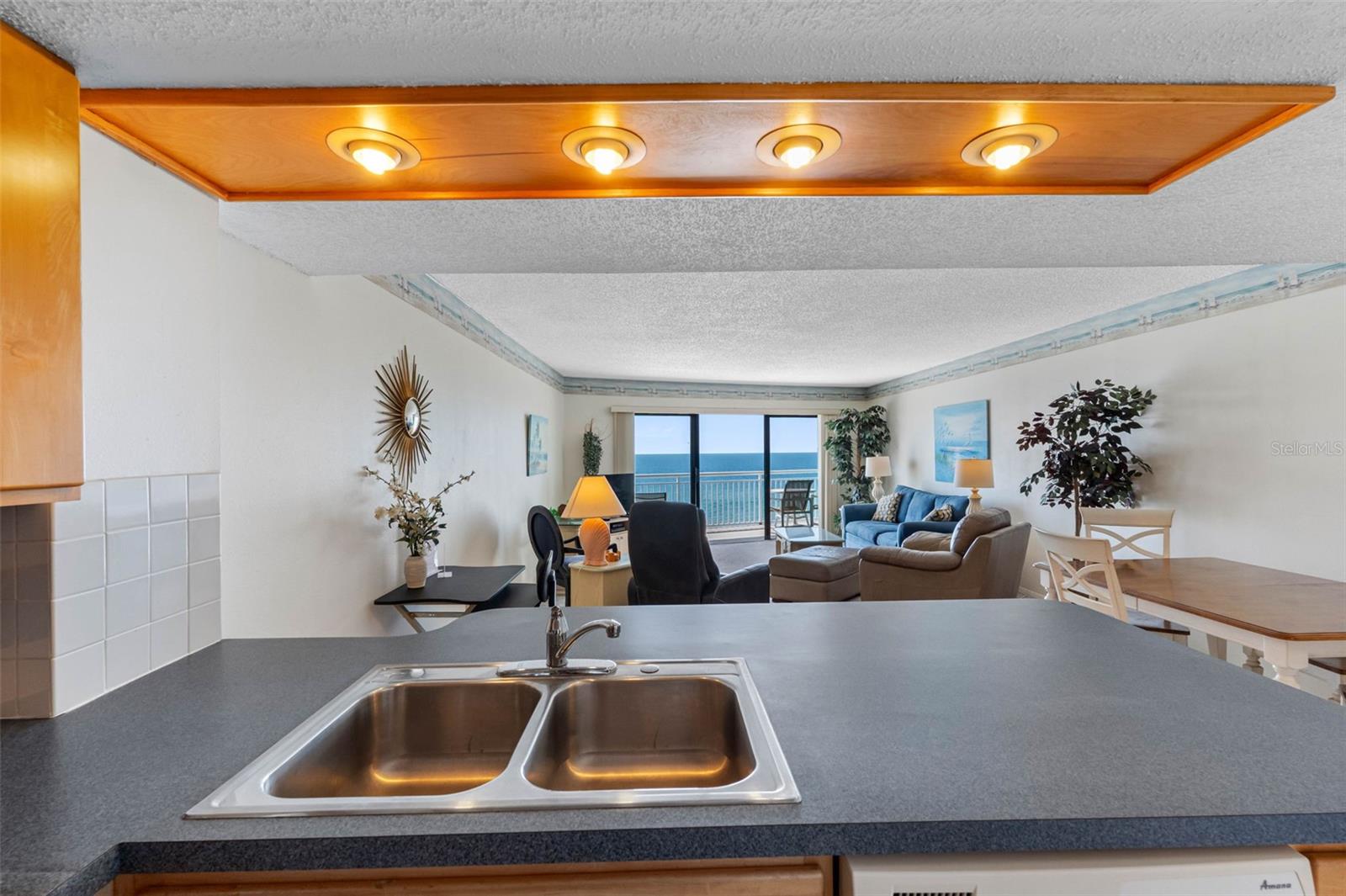 Image 13 of 67 For 19440 Gulf Boulevard 506