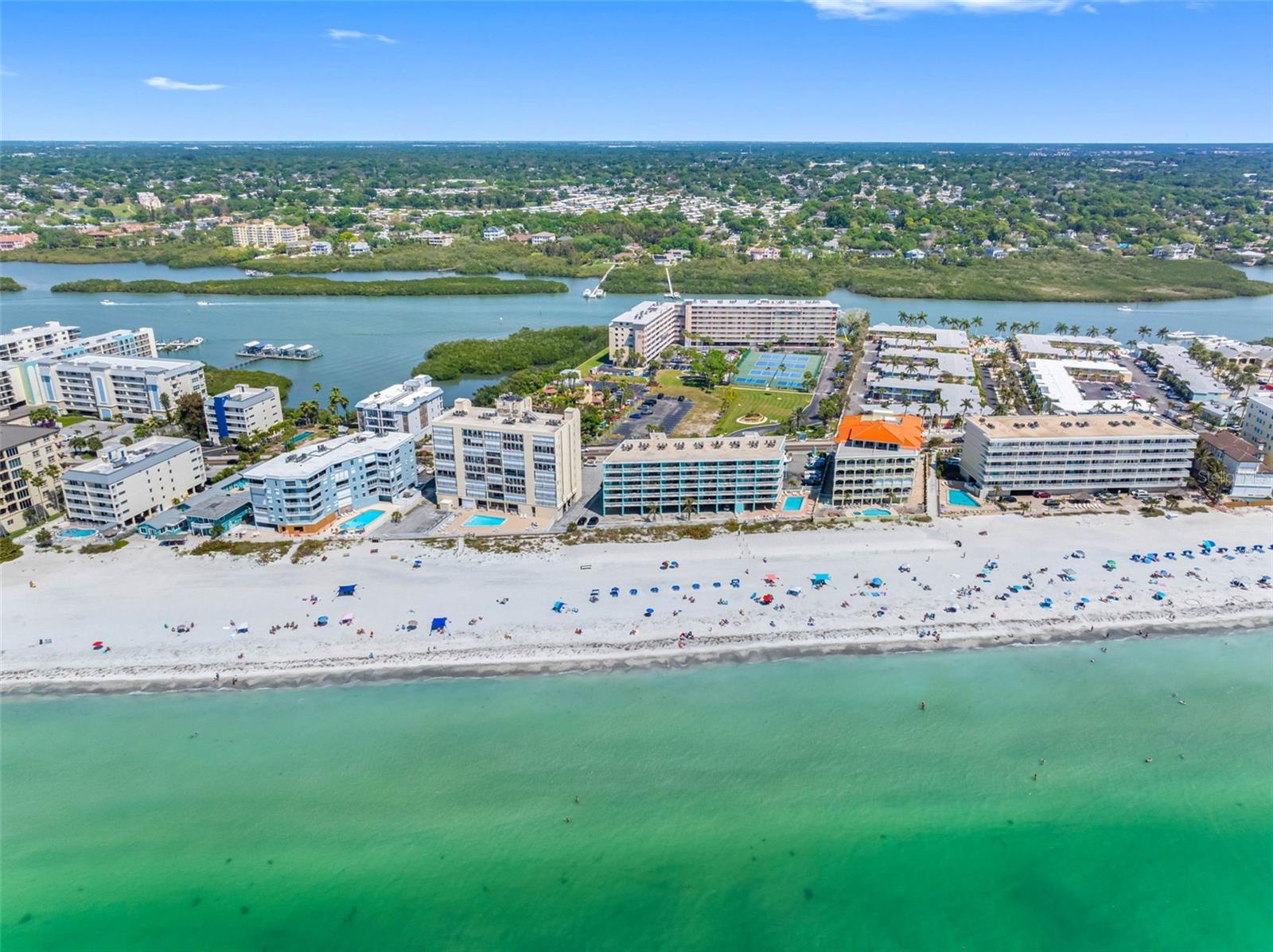 Image 33 of 67 For 19440 Gulf Boulevard 506