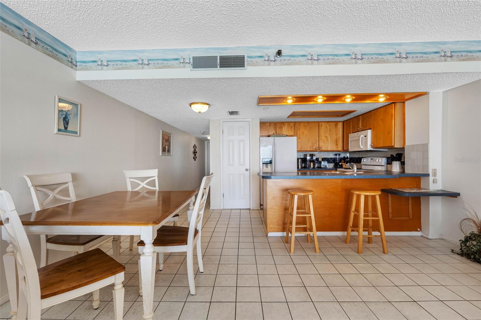 Image 52 of 67 For 19440 Gulf Boulevard 506