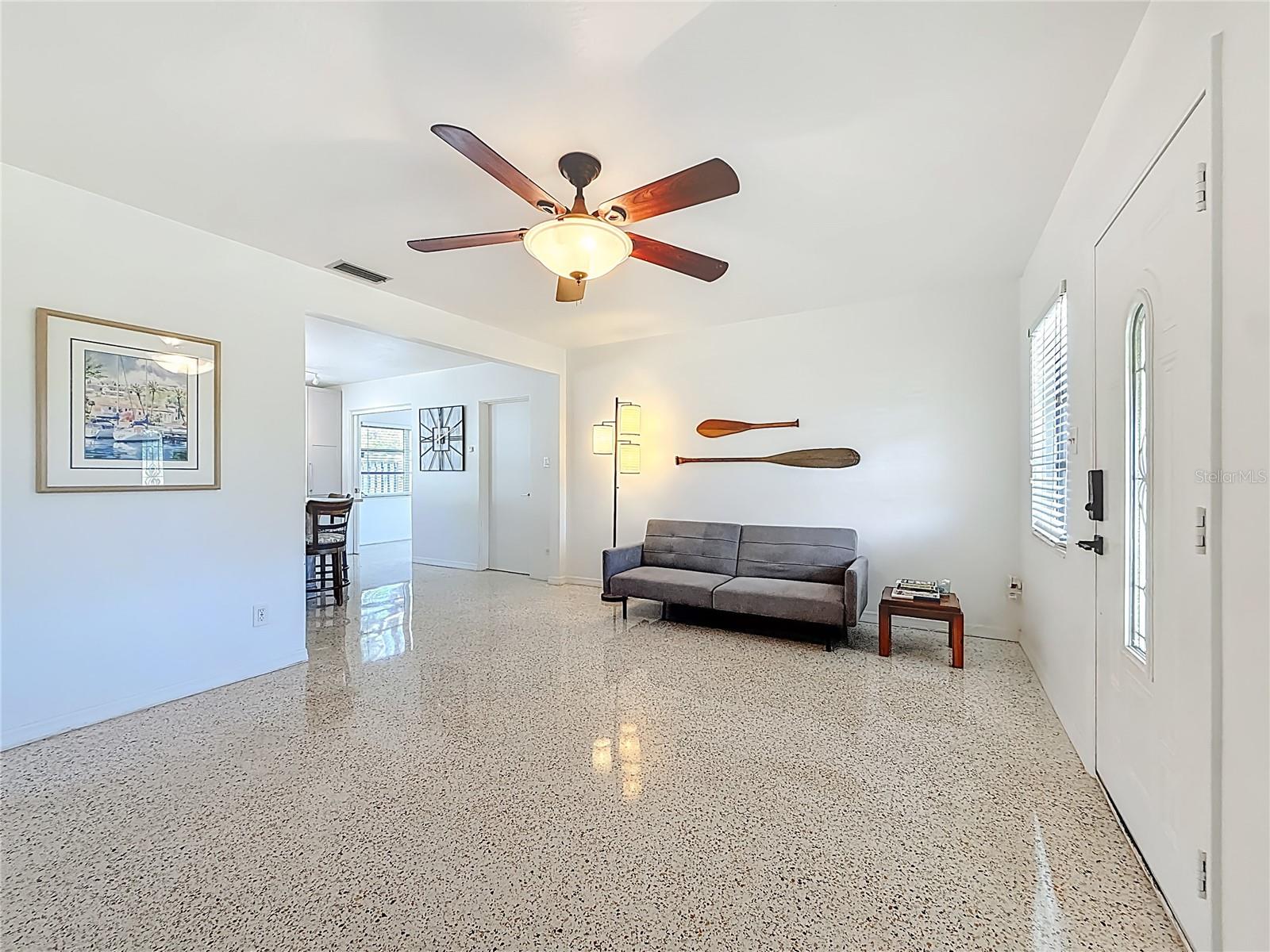 Image 11 of 34 For 5401 17th Avenue S