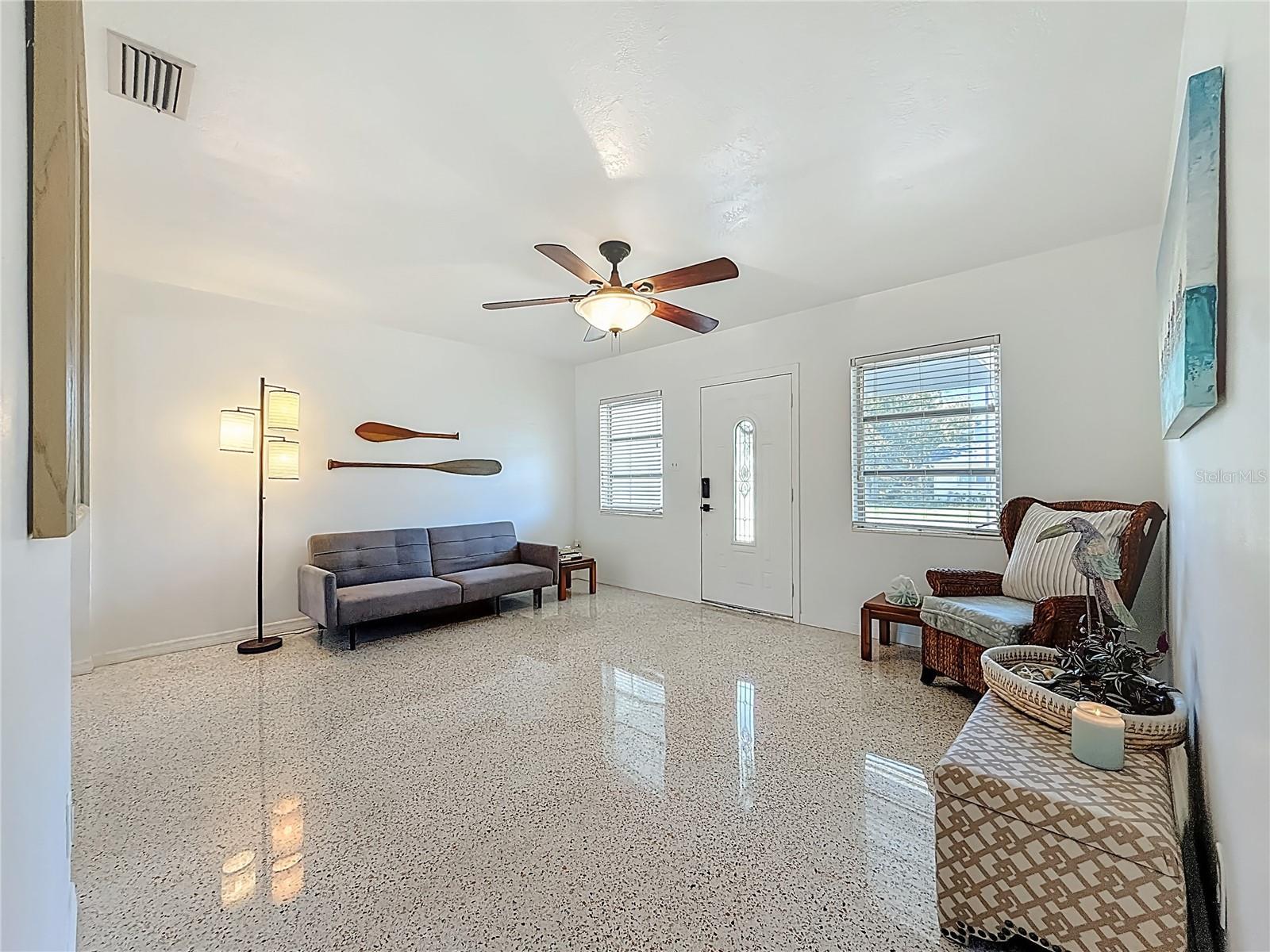 Image 13 of 34 For 5401 17th Avenue S