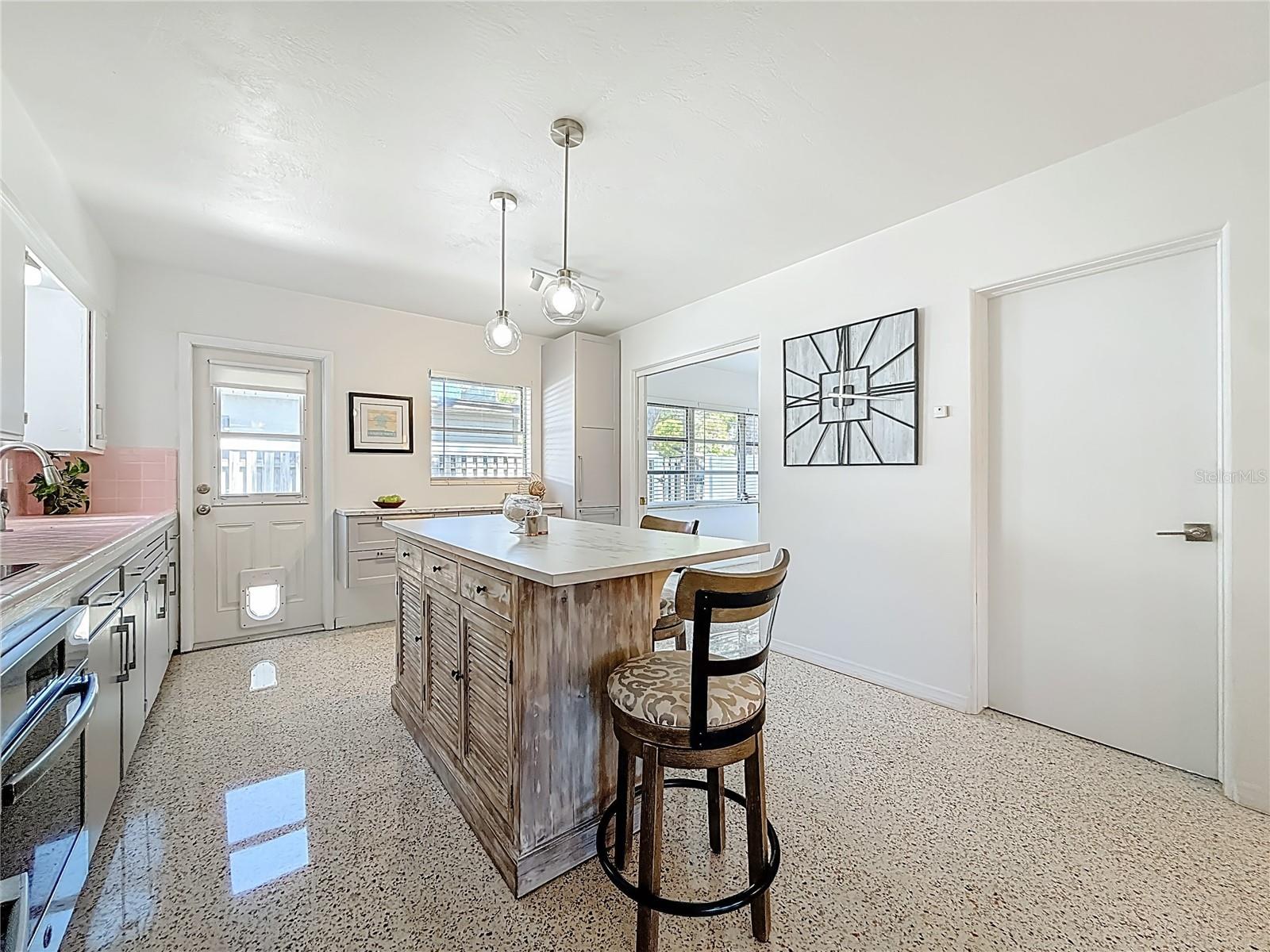 Image 15 of 34 For 5401 17th Avenue S