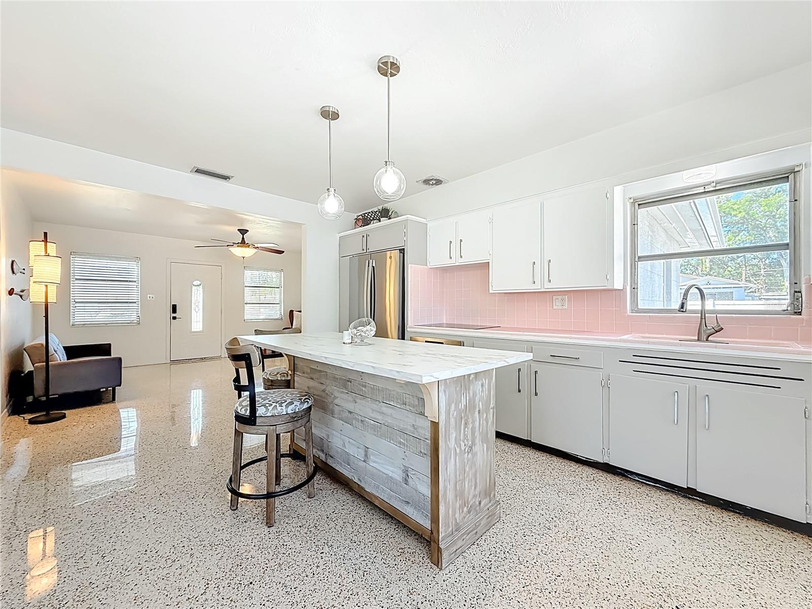 Image 17 of 34 For 5401 17th Avenue S