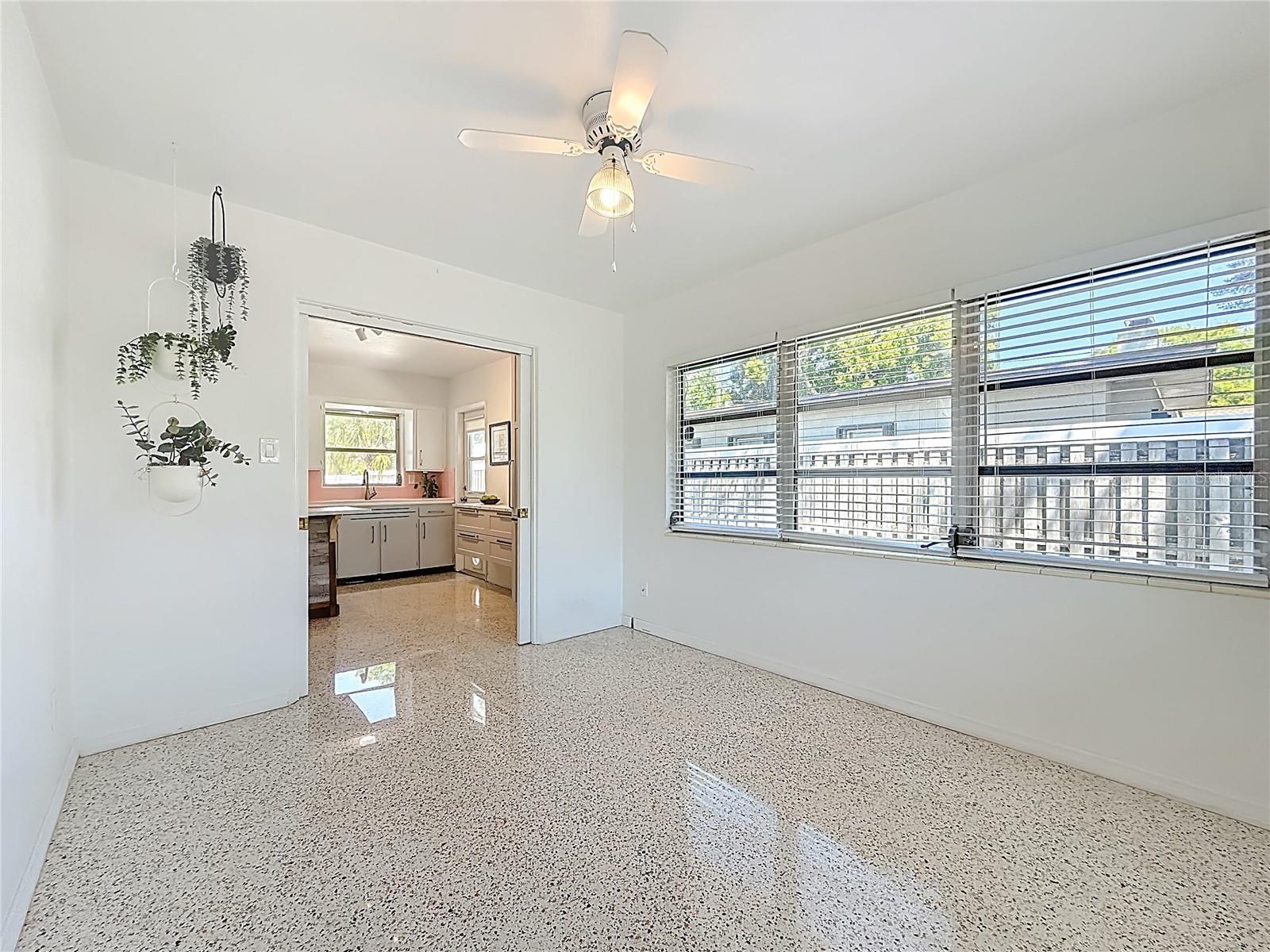 Image 19 of 34 For 5401 17th Avenue S