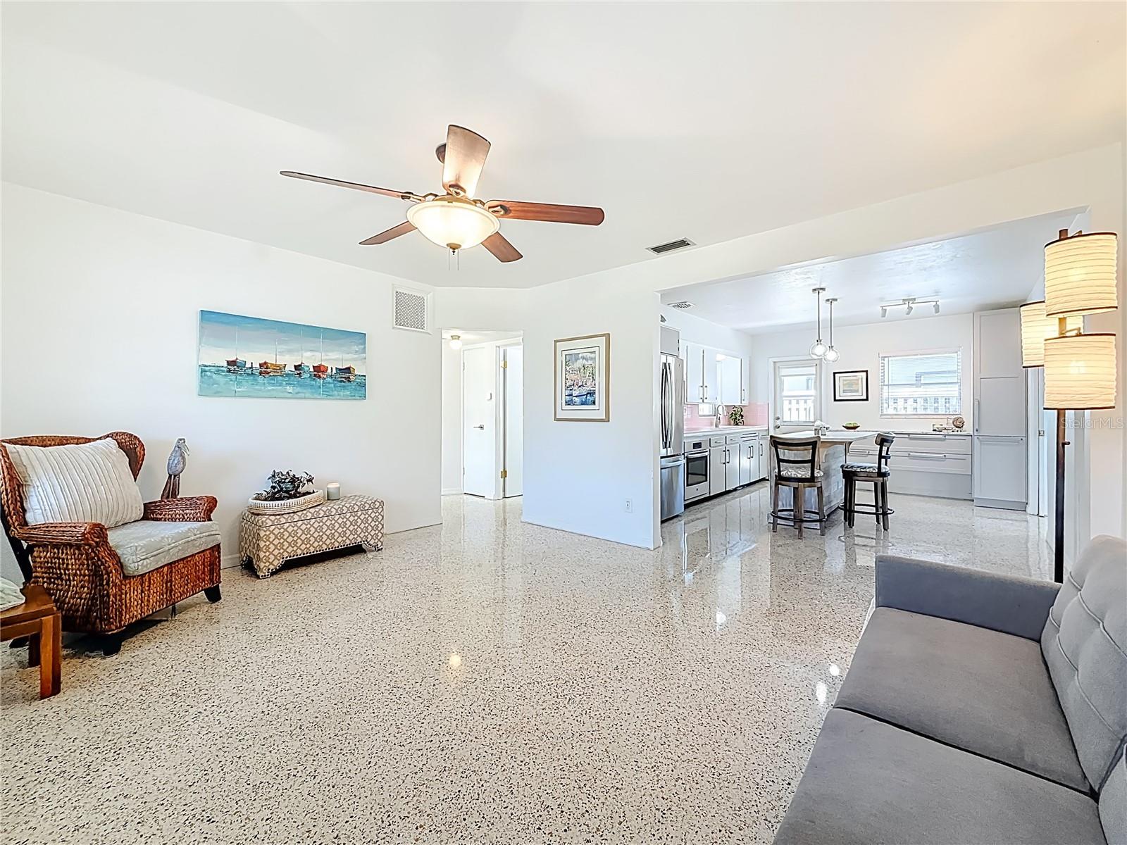 Image 3 of 34 For 5401 17th Avenue S