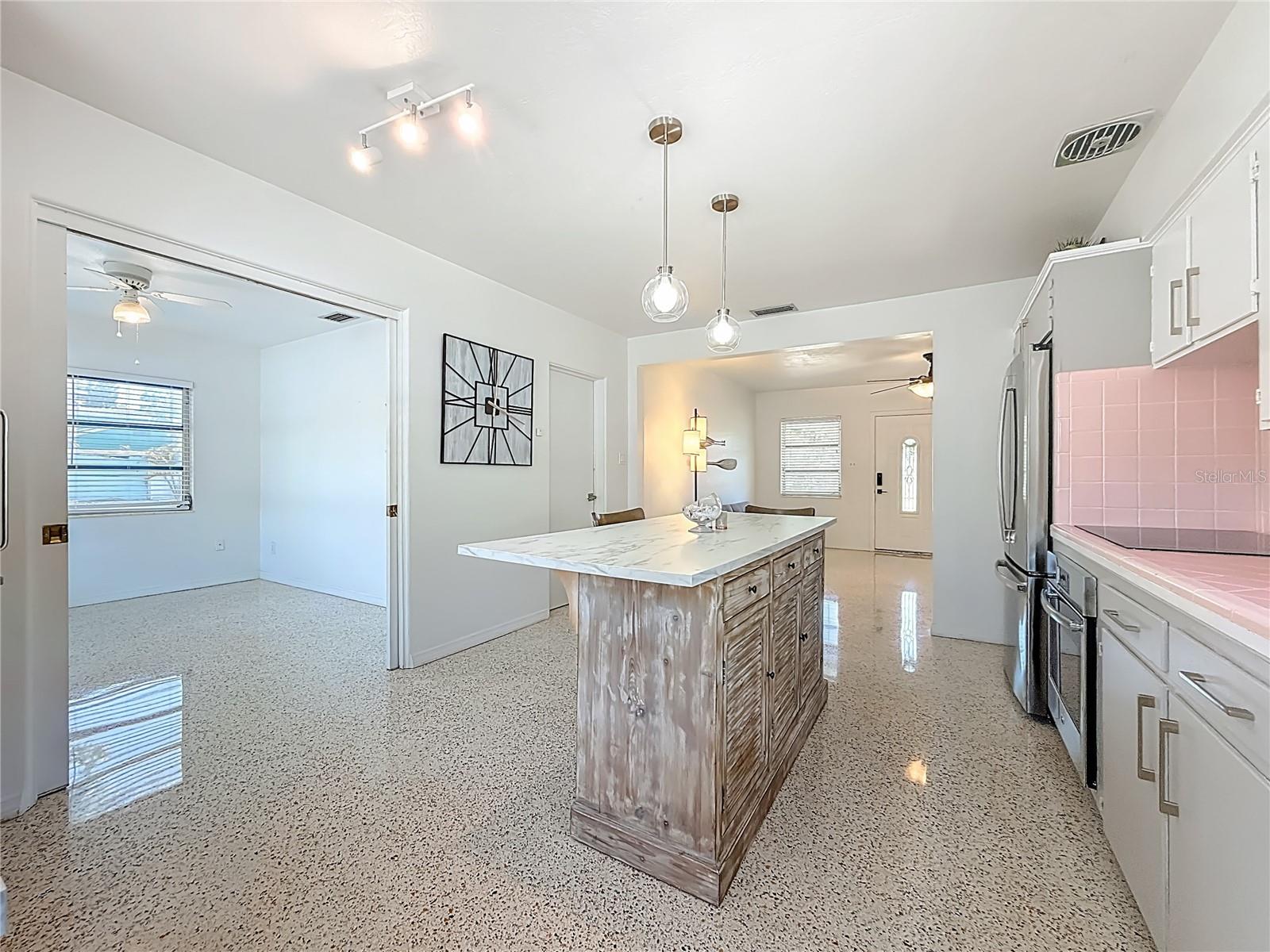 Image 4 of 34 For 5401 17th Avenue S